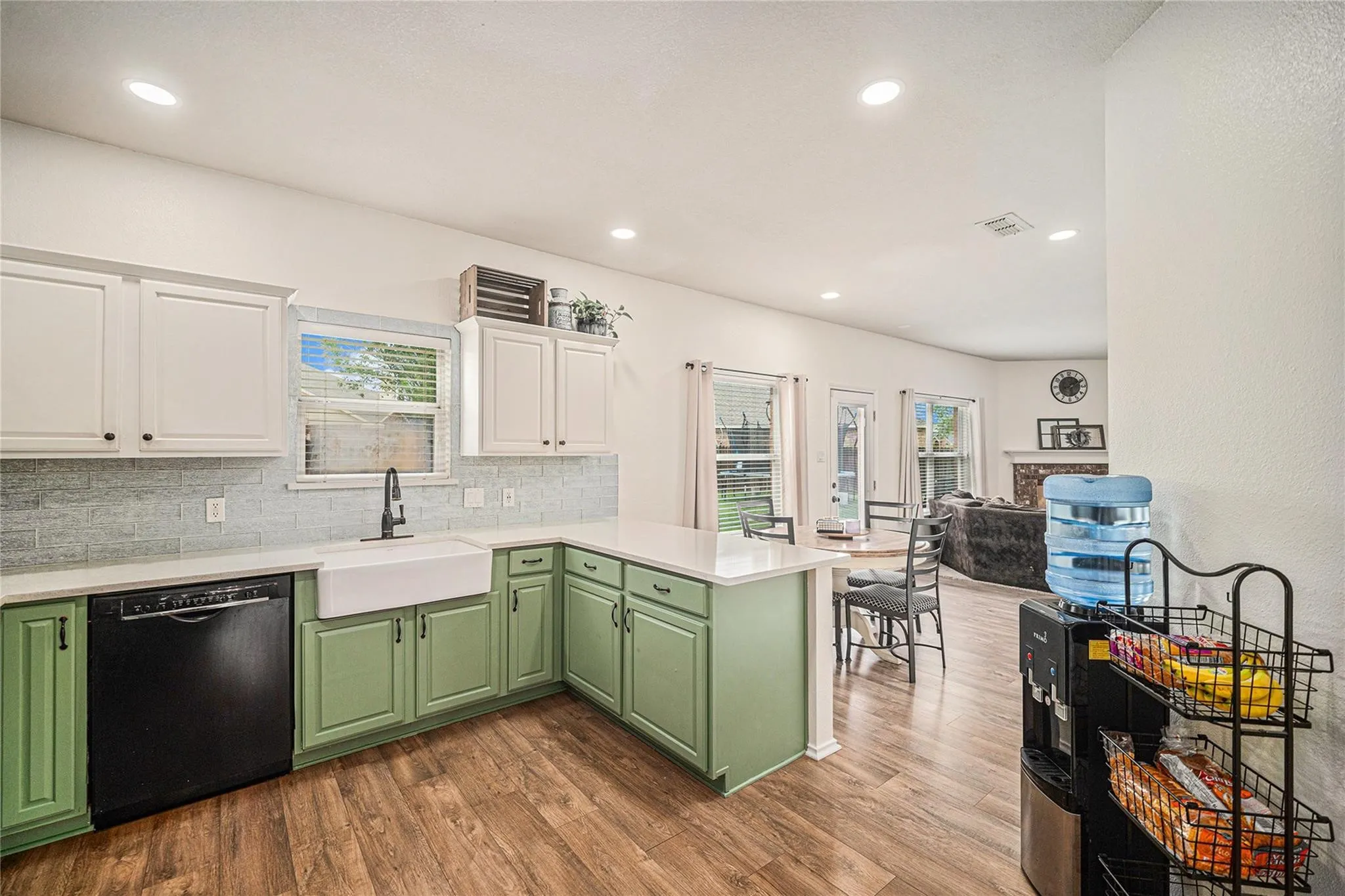 Single Family Residence For Rent in Tarrant County , 9600 Fox Hill Drive, Fort Worth, Texas 76131, 5 Bedroom, 3 Bathroom, 2 Garage spaces, 2,912 Sqft, built in 2004, mls#21322238, Real Estate Agent in Fort Worth, Homes For Rent in Tarrant county, Homes For Rent in Fort Worth, Realtor in Fort Worth Texas, Real Estate Brokerage Independent Realty Texas, Luminita Cordes Realtor