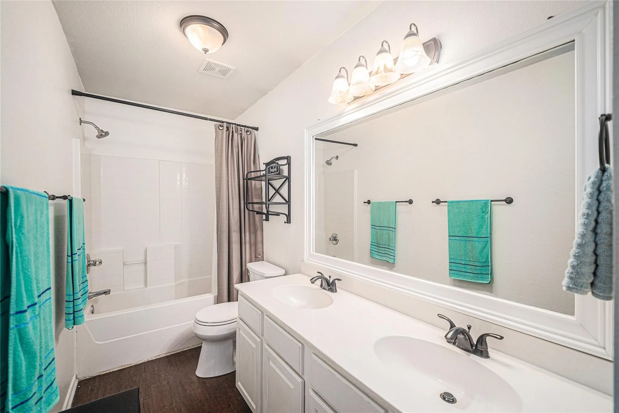 Single Family Residence For Rent in Tarrant County , 9600 Fox Hill Drive, Fort Worth, Texas 76131, 5 Bedroom, 3 Bathroom, 2 Garage spaces, 2,912 Sqft, built in 2004, mls#21322238, Real Estate Agent in Fort Worth, Homes For Rent in Tarrant county, Homes For Rent in Fort Worth, Realtor in Fort Worth Texas, Real Estate Brokerage Independent Realty Texas, Luminita Cordes Realtor