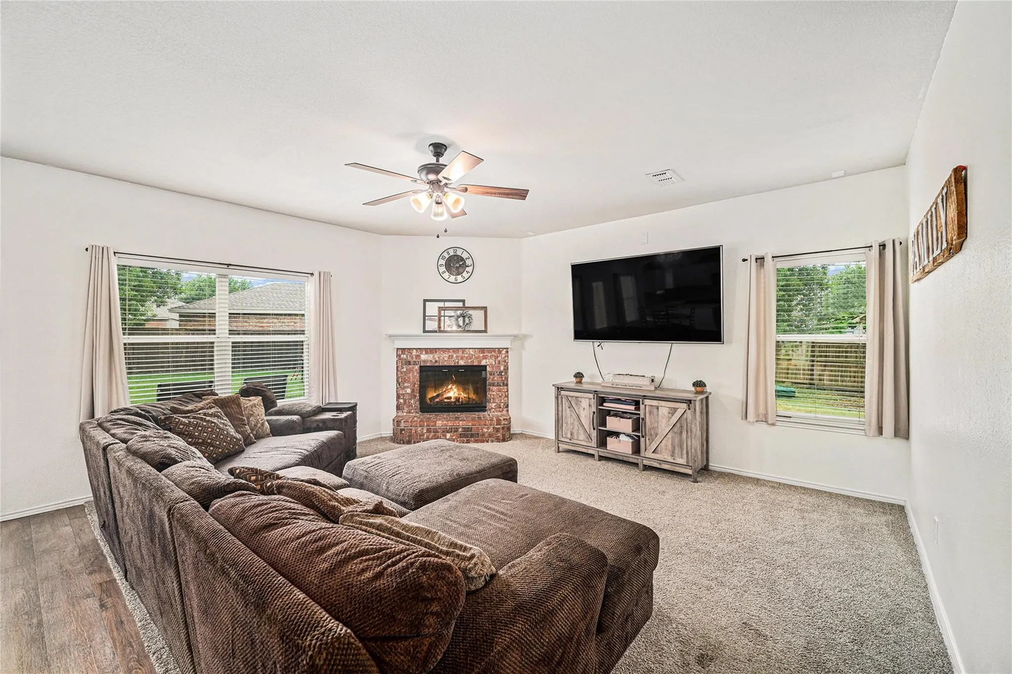Single Family Residence For Rent in Tarrant County , 9600 Fox Hill Drive, Fort Worth, Texas 76131, 5 Bedroom, 3 Bathroom, 2 Garage spaces, 2,912 Sqft, built in 2004, mls#21322238, Real Estate Agent in Fort Worth, Homes For Rent in Tarrant county, Homes For Rent in Fort Worth, Realtor in Fort Worth Texas, Real Estate Brokerage Independent Realty Texas, Luminita Cordes Realtor