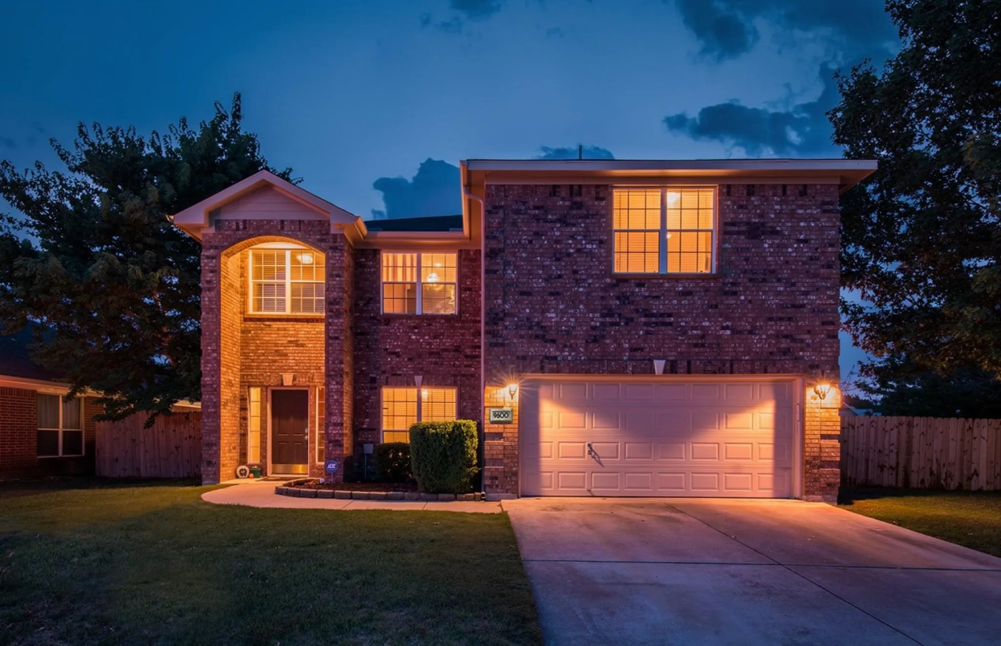 Single Family Residence For Rent in Tarrant County , 9600 Fox Hill Drive, Fort Worth, Texas 76131, 5 Bedroom, 3 Bathroom, 2 Garage spaces, 2,912 Sqft, built in 2004, mls#21322238, Real Estate Agent in Fort Worth, Homes For Rent in Tarrant county, Homes For Rent in Fort Worth, Realtor in Fort Worth Texas, Real Estate Brokerage Independent Realty Texas, Luminita Cordes Realtor