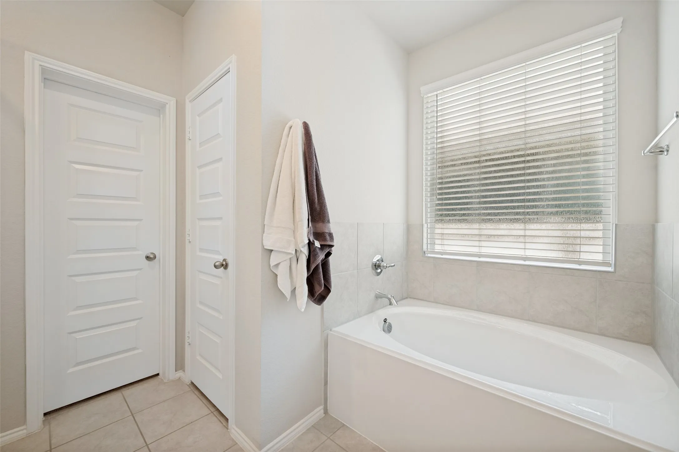 Single Family Residence For Sale in Denton County , 5956 Hopkins Drive, Providence Village, Texas 76227, 3 Bedroom, 2 Bathroom, 2 Garage spaces, 1,820 Sqft, built in 2022, mls#21322704, Real Estate Agent in Providence Village, Homes For Sale in Denton county, Homes For Sale in Providence Village, Realtor in Providence Village Texas, Real Estate Brokerage Independent Realty Texas, Luminita Cordes Realtor