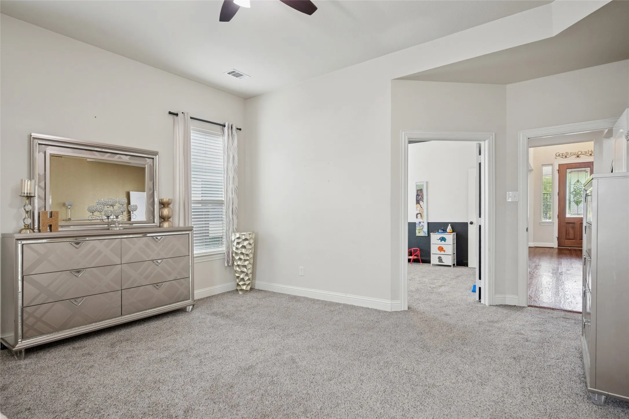 Single Family Residence For Sale in Denton County , 901 Oglethorpe Lane, Aubrey, Texas 76227, 4 Bedroom, 4 Bathroom, 2 Garage spaces, 3,715 Sqft, built in 2013, mls#21322697, Real Estate Agent in Aubrey, Homes For Sale in Denton county, Homes For Sale in Aubrey, Realtor in Aubrey Texas, Real Estate Brokerage Independent Realty Texas, Luminita Cordes Realtor