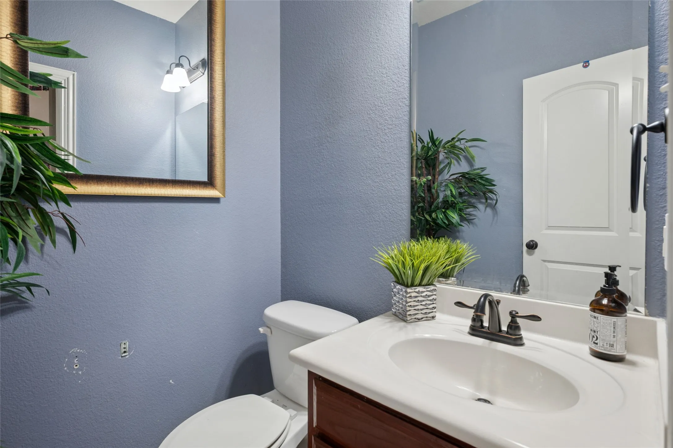 Single Family Residence For Sale in Denton County , 901 Oglethorpe Lane, Aubrey, Texas 76227, 4 Bedroom, 4 Bathroom, 2 Garage spaces, 3,715 Sqft, built in 2013, mls#21322697, Real Estate Agent in Aubrey, Homes For Sale in Denton county, Homes For Sale in Aubrey, Realtor in Aubrey Texas, Real Estate Brokerage Independent Realty Texas, Luminita Cordes Realtor