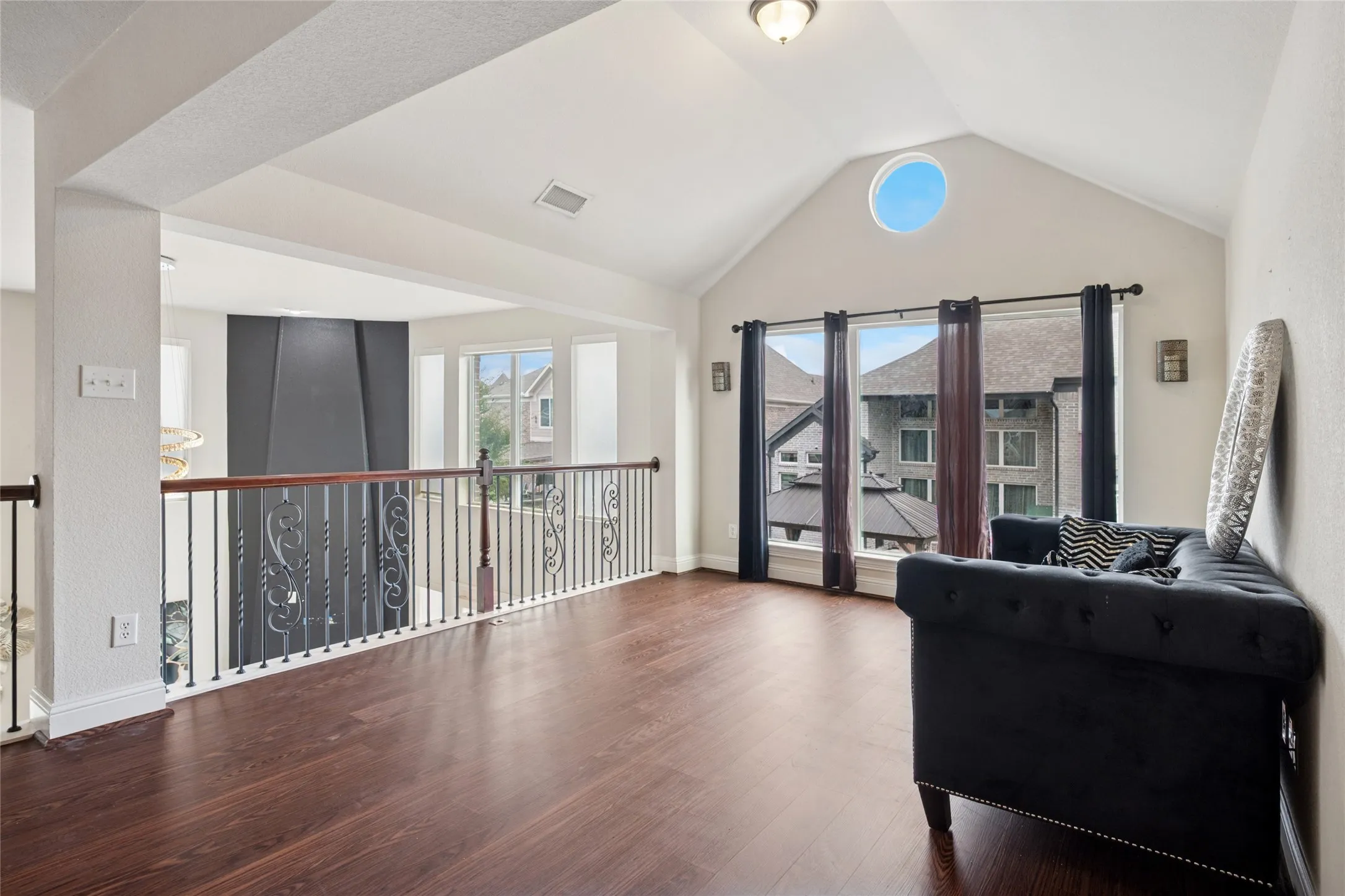 Single Family Residence For Sale in Denton County , 901 Oglethorpe Lane, Aubrey, Texas 76227, 4 Bedroom, 4 Bathroom, 2 Garage spaces, 3,715 Sqft, built in 2013, mls#21322697, Real Estate Agent in Aubrey, Homes For Sale in Denton county, Homes For Sale in Aubrey, Realtor in Aubrey Texas, Real Estate Brokerage Independent Realty Texas, Luminita Cordes Realtor