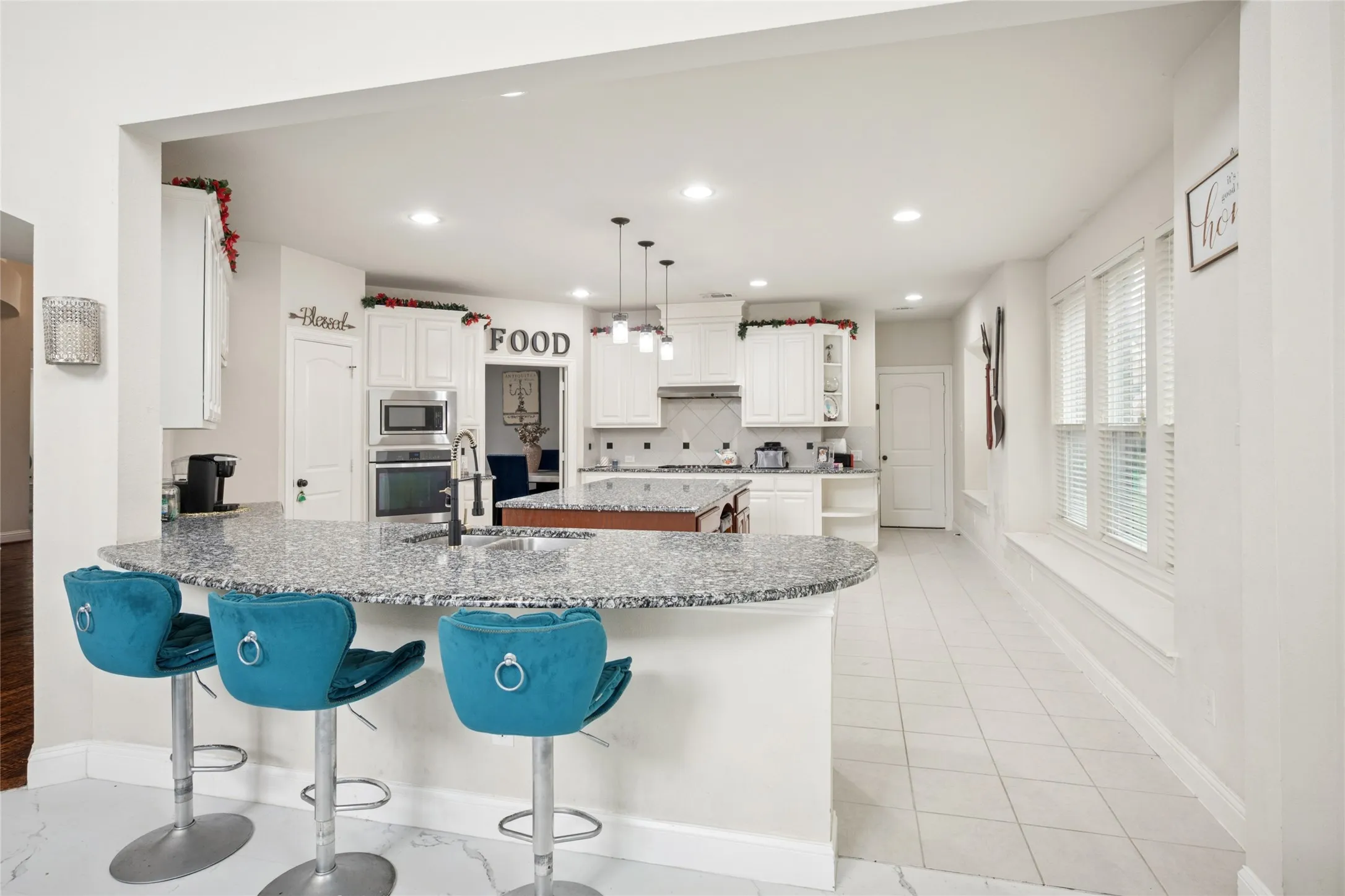Single Family Residence For Sale in Denton County , 901 Oglethorpe Lane, Aubrey, Texas 76227, 4 Bedroom, 4 Bathroom, 2 Garage spaces, 3,715 Sqft, built in 2013, mls#21322697, Real Estate Agent in Aubrey, Homes For Sale in Denton county, Homes For Sale in Aubrey, Realtor in Aubrey Texas, Real Estate Brokerage Independent Realty Texas, Luminita Cordes Realtor