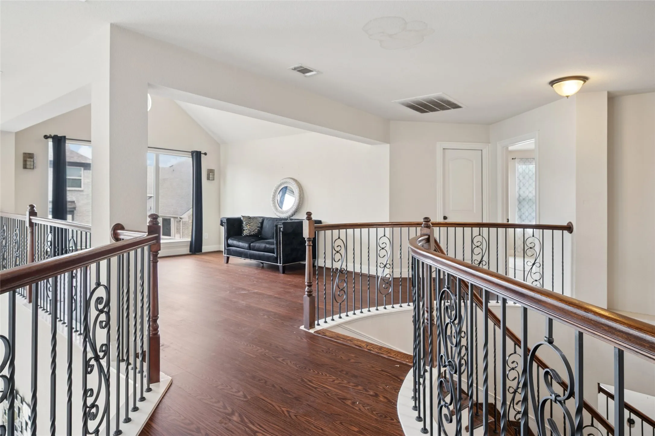 Single Family Residence For Sale in Denton County , 901 Oglethorpe Lane, Aubrey, Texas 76227, 4 Bedroom, 4 Bathroom, 2 Garage spaces, 3,715 Sqft, built in 2013, mls#21322697, Real Estate Agent in Aubrey, Homes For Sale in Denton county, Homes For Sale in Aubrey, Realtor in Aubrey Texas, Real Estate Brokerage Independent Realty Texas, Luminita Cordes Realtor