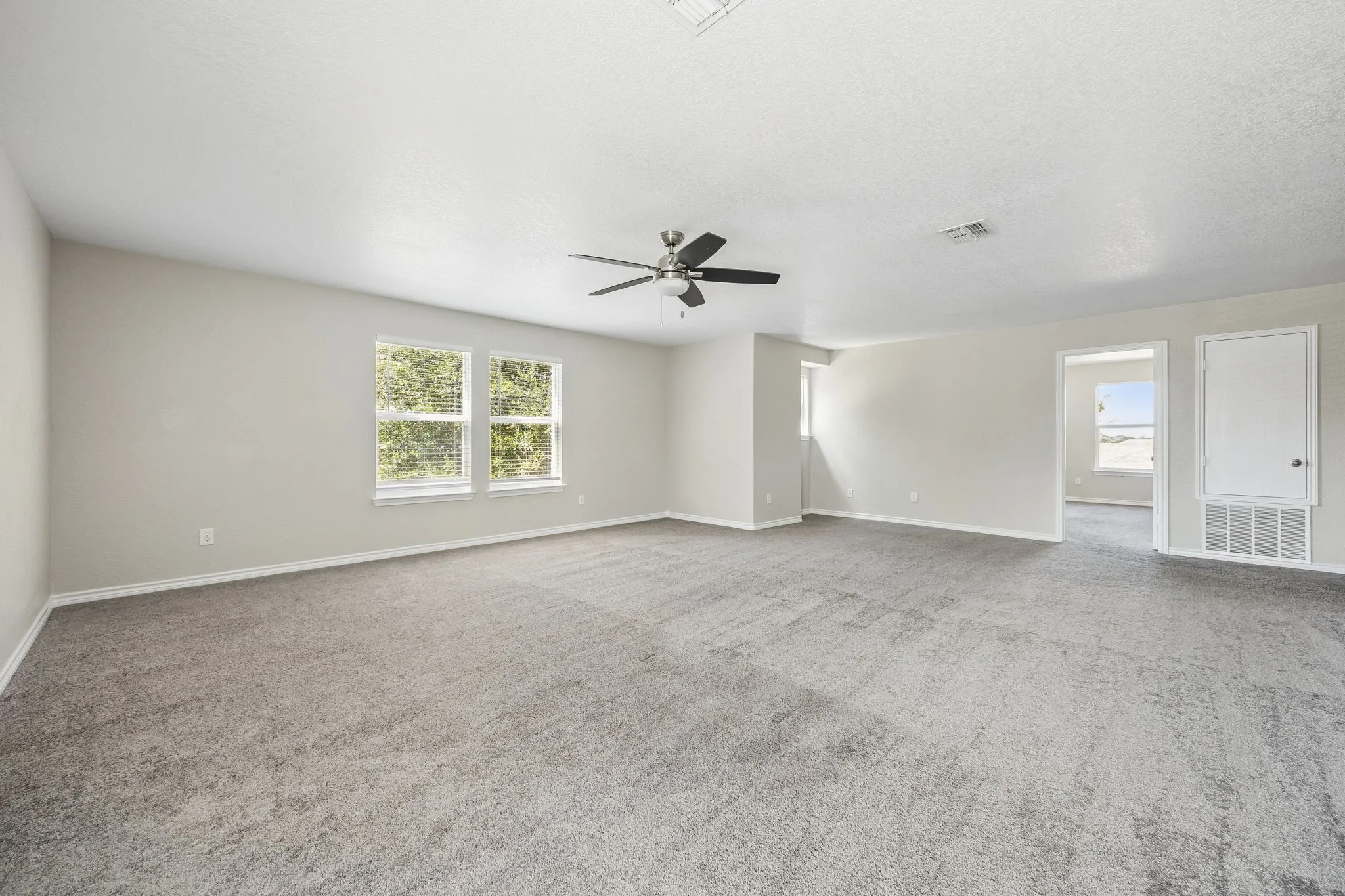 Single Family Residence For Sale in Tarrant County , 3924 Estrella Court, Fort Worth, Texas 76106, 5 Bedroom, 3 Bathroom, 2 Garage spaces, 3,632 Sqft, built in 2006, mls#21317731, Real Estate Agent in Fort Worth, Homes For Sale in Tarrant county, Homes For Sale in Fort Worth, Realtor in Fort Worth Texas, Real Estate Brokerage Independent Realty Texas, Luminita Cordes Realtor