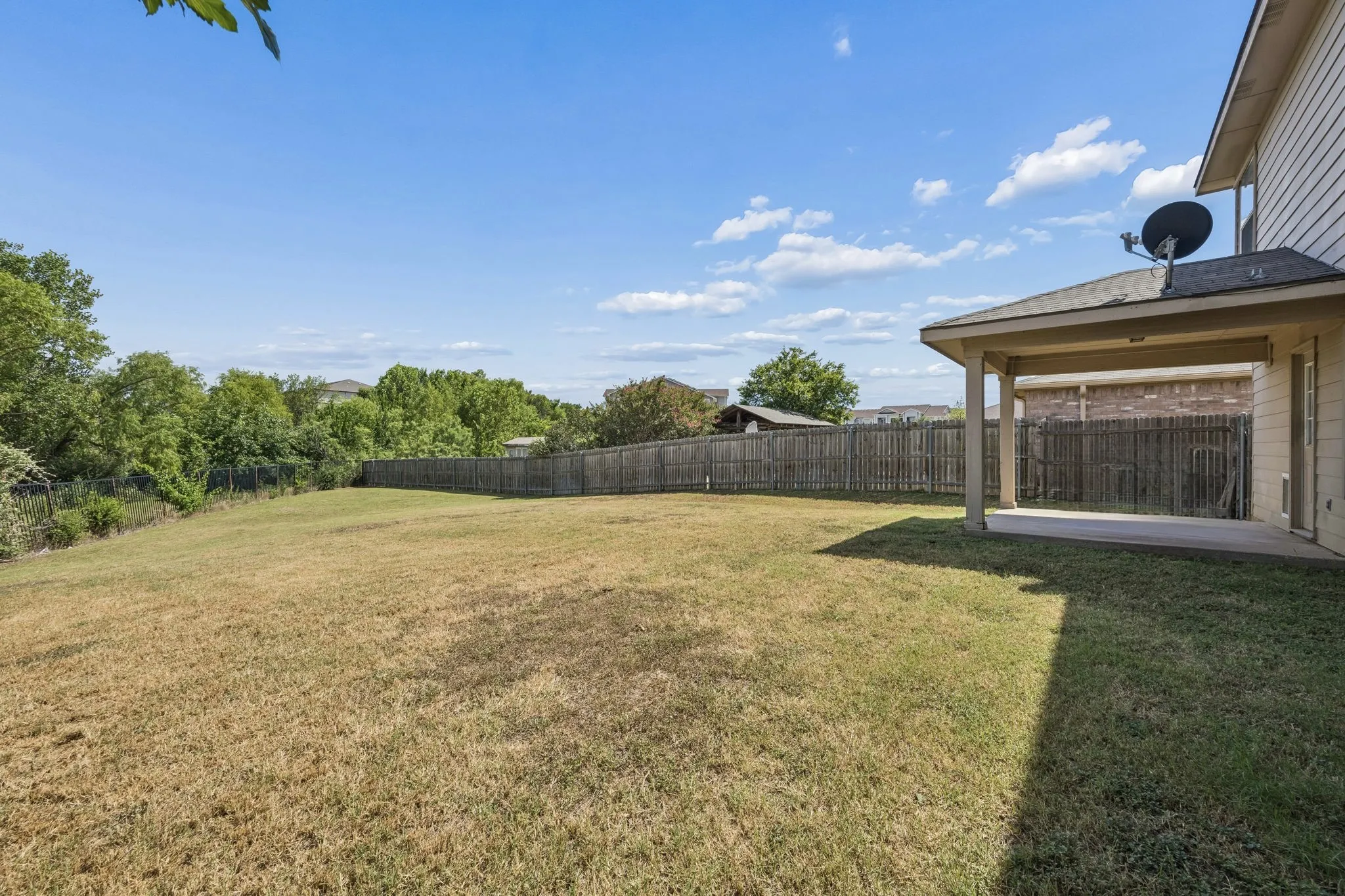 Single Family Residence For Sale in Tarrant County , 3924 Estrella Court, Fort Worth, Texas 76106, 5 Bedroom, 3 Bathroom, 2 Garage spaces, 3,632 Sqft, built in 2006, mls#21317731, Real Estate Agent in Fort Worth, Homes For Sale in Tarrant county, Homes For Sale in Fort Worth, Realtor in Fort Worth Texas, Real Estate Brokerage Independent Realty Texas, Luminita Cordes Realtor