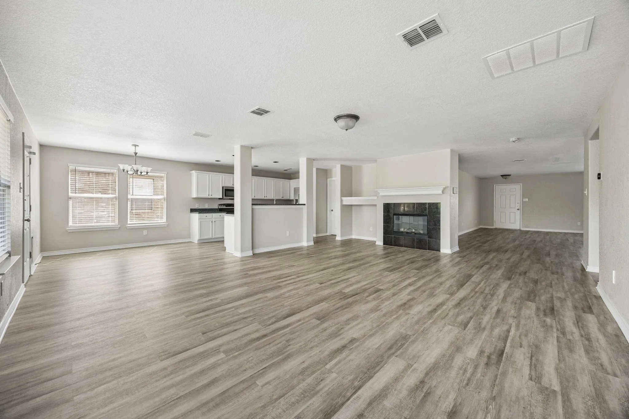 Single Family Residence For Sale in Tarrant County , 3924 Estrella Court, Fort Worth, Texas 76106, 5 Bedroom, 3 Bathroom, 2 Garage spaces, 3,632 Sqft, built in 2006, mls#21317731, Real Estate Agent in Fort Worth, Homes For Sale in Tarrant county, Homes For Sale in Fort Worth, Realtor in Fort Worth Texas, Real Estate Brokerage Independent Realty Texas, Luminita Cordes Realtor