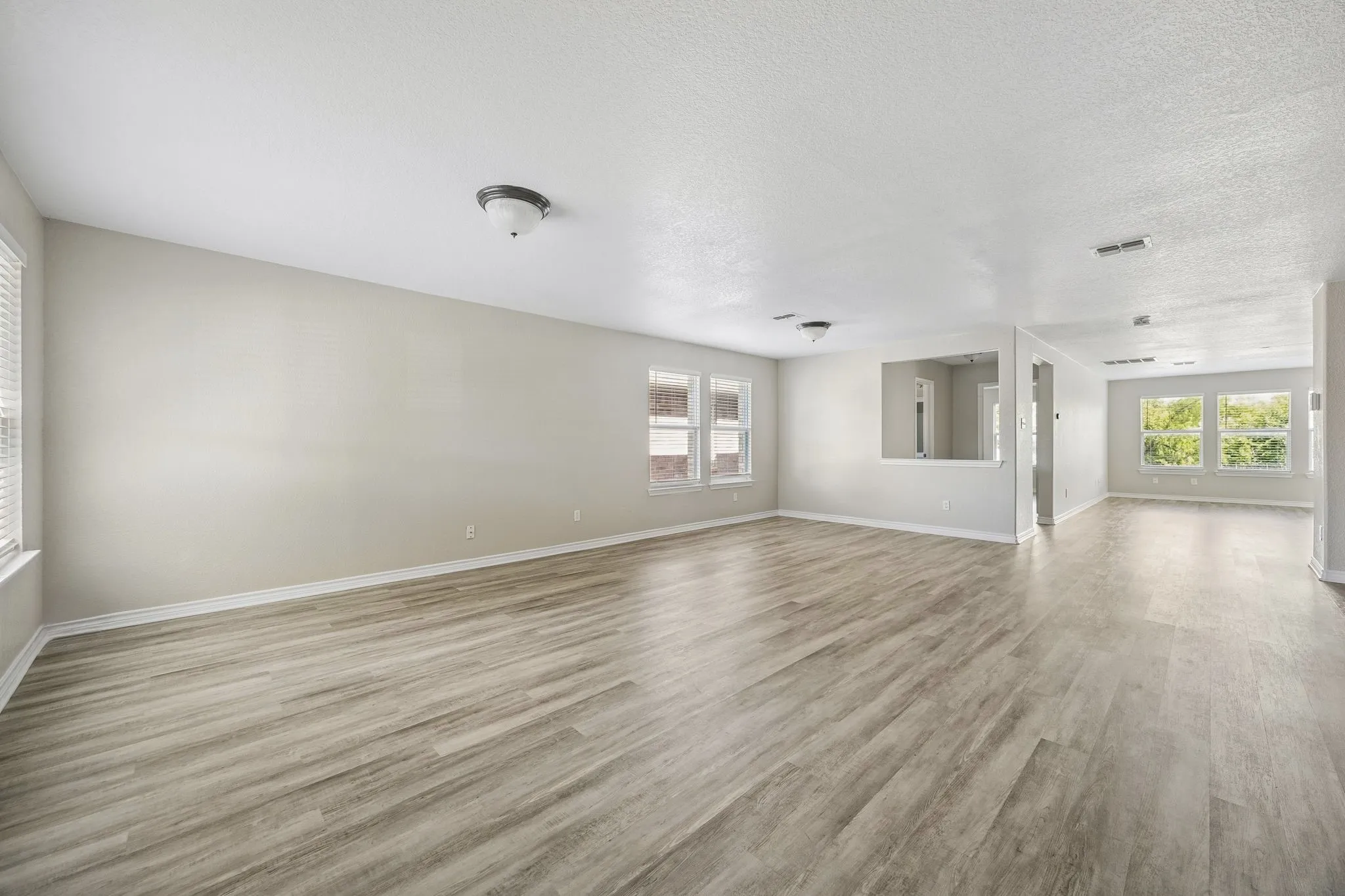 Single Family Residence For Sale in Tarrant County , 3924 Estrella Court, Fort Worth, Texas 76106, 5 Bedroom, 3 Bathroom, 2 Garage spaces, 3,632 Sqft, built in 2006, mls#21317731, Real Estate Agent in Fort Worth, Homes For Sale in Tarrant county, Homes For Sale in Fort Worth, Realtor in Fort Worth Texas, Real Estate Brokerage Independent Realty Texas, Luminita Cordes Realtor