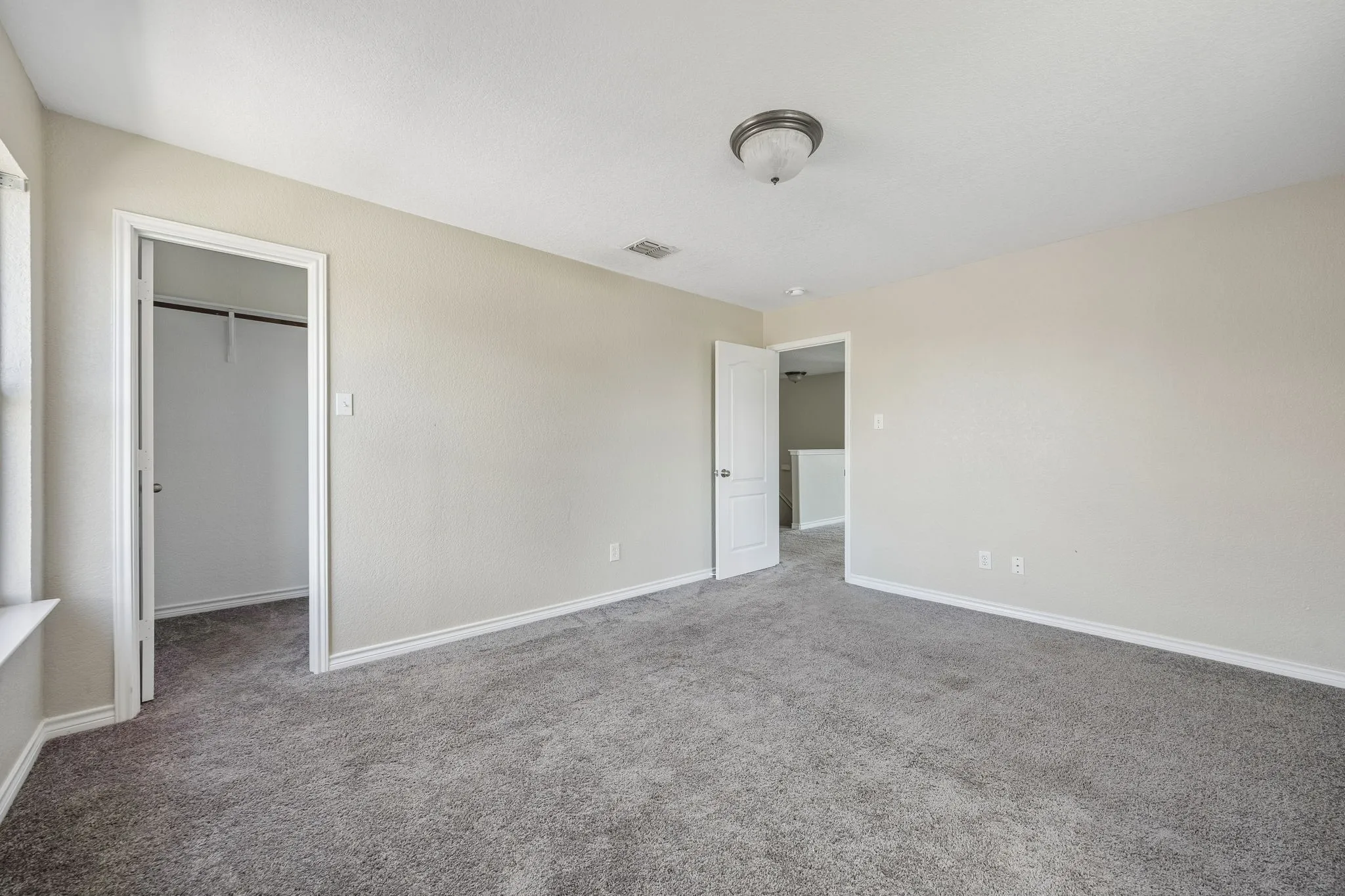 Single Family Residence For Sale in Tarrant County , 3924 Estrella Court, Fort Worth, Texas 76106, 5 Bedroom, 3 Bathroom, 2 Garage spaces, 3,632 Sqft, built in 2006, mls#21317731, Real Estate Agent in Fort Worth, Homes For Sale in Tarrant county, Homes For Sale in Fort Worth, Realtor in Fort Worth Texas, Real Estate Brokerage Independent Realty Texas, Luminita Cordes Realtor