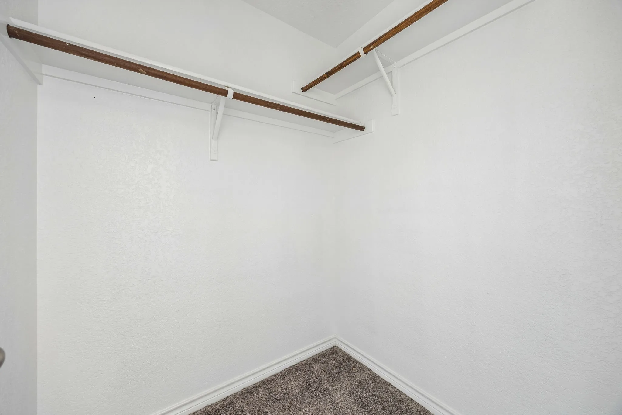 Single Family Residence For Sale in Tarrant County , 3924 Estrella Court, Fort Worth, Texas 76106, 5 Bedroom, 3 Bathroom, 2 Garage spaces, 3,632 Sqft, built in 2006, mls#21317731, Real Estate Agent in Fort Worth, Homes For Sale in Tarrant county, Homes For Sale in Fort Worth, Realtor in Fort Worth Texas, Real Estate Brokerage Independent Realty Texas, Luminita Cordes Realtor