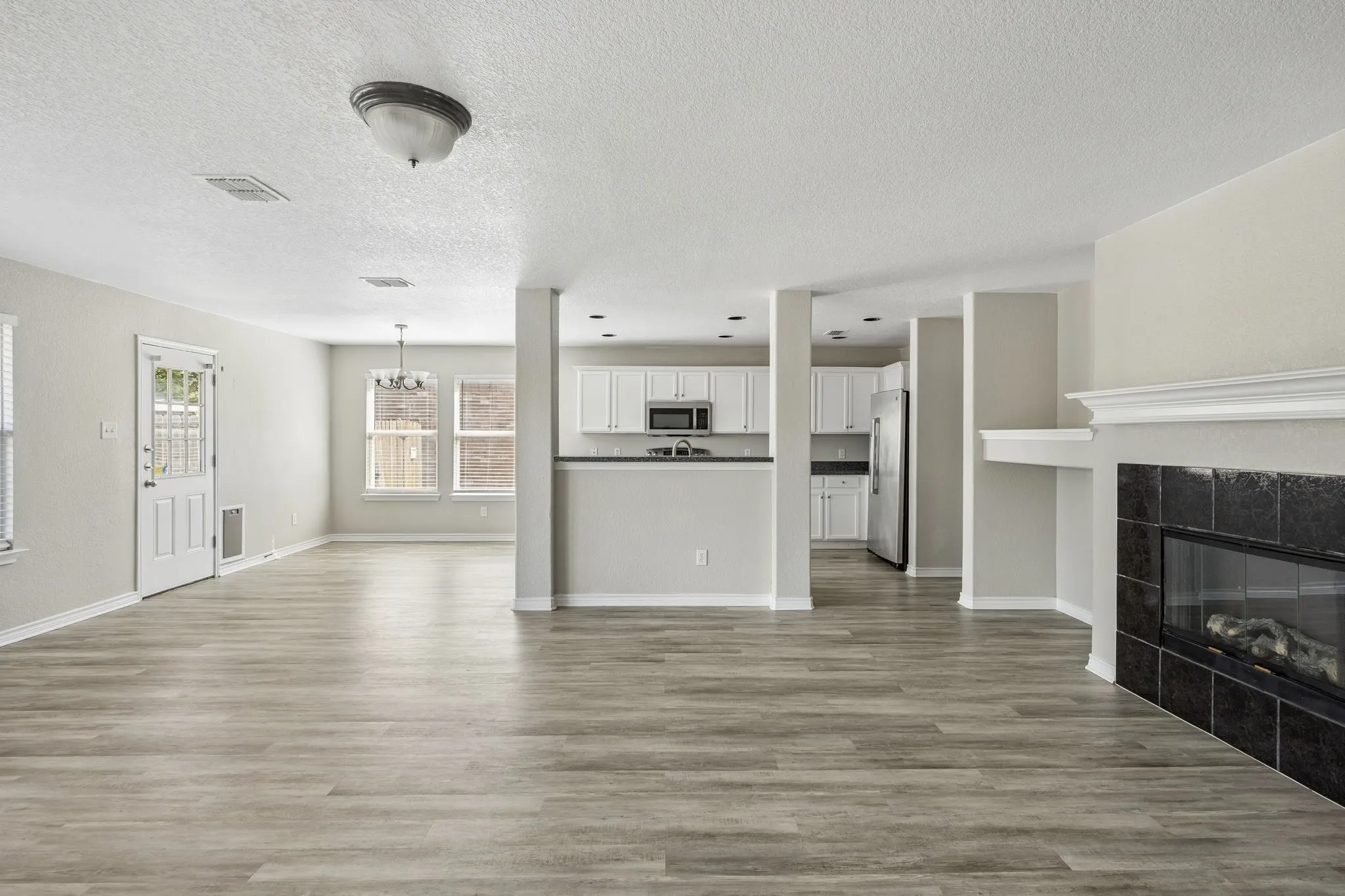 Single Family Residence For Sale in Tarrant County , 3924 Estrella Court, Fort Worth, Texas 76106, 5 Bedroom, 3 Bathroom, 2 Garage spaces, 3,632 Sqft, built in 2006, mls#21317731, Real Estate Agent in Fort Worth, Homes For Sale in Tarrant county, Homes For Sale in Fort Worth, Realtor in Fort Worth Texas, Real Estate Brokerage Independent Realty Texas, Luminita Cordes Realtor