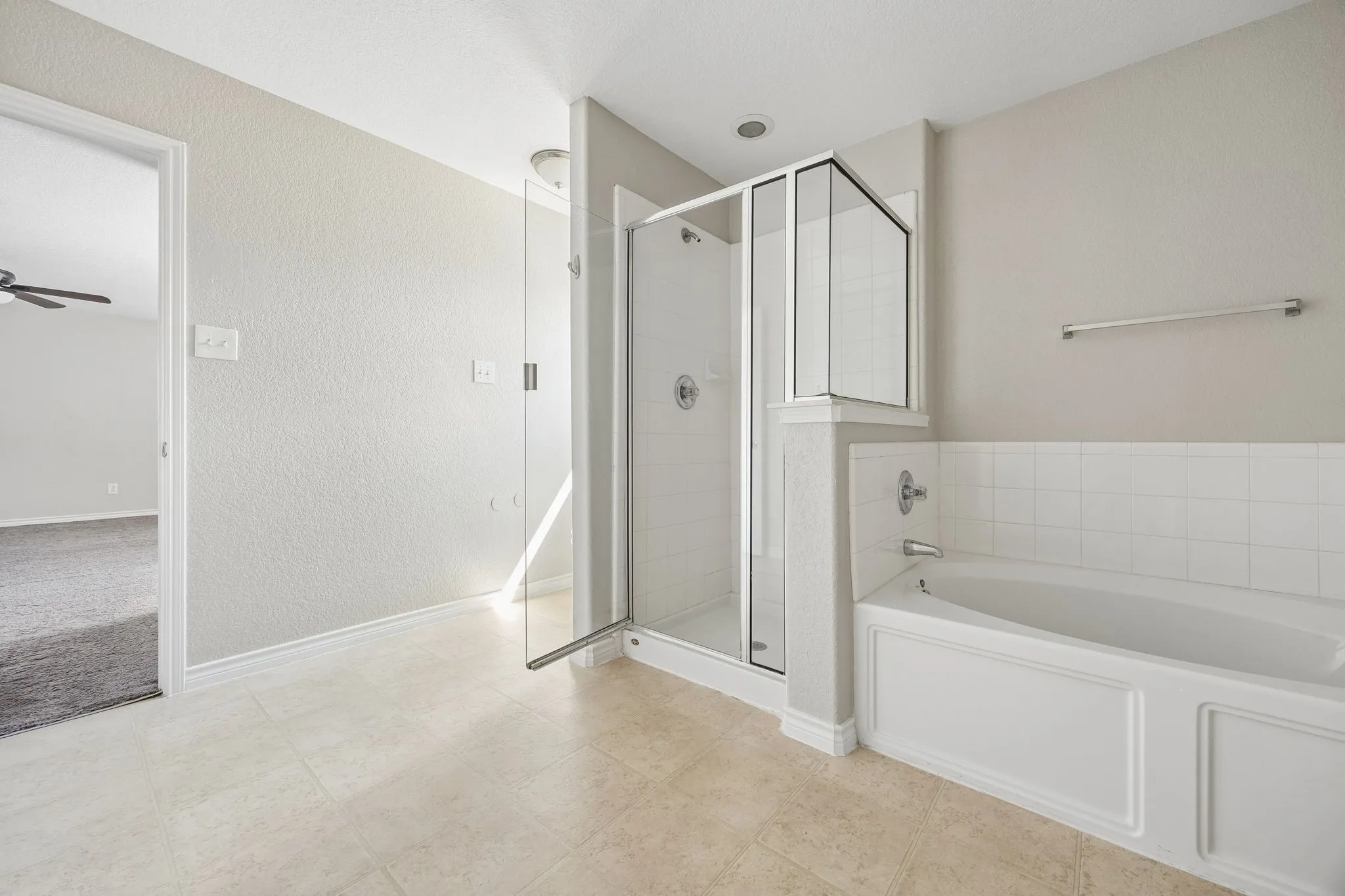 Single Family Residence For Sale in Tarrant County , 3924 Estrella Court, Fort Worth, Texas 76106, 5 Bedroom, 3 Bathroom, 2 Garage spaces, 3,632 Sqft, built in 2006, mls#21317731, Real Estate Agent in Fort Worth, Homes For Sale in Tarrant county, Homes For Sale in Fort Worth, Realtor in Fort Worth Texas, Real Estate Brokerage Independent Realty Texas, Luminita Cordes Realtor