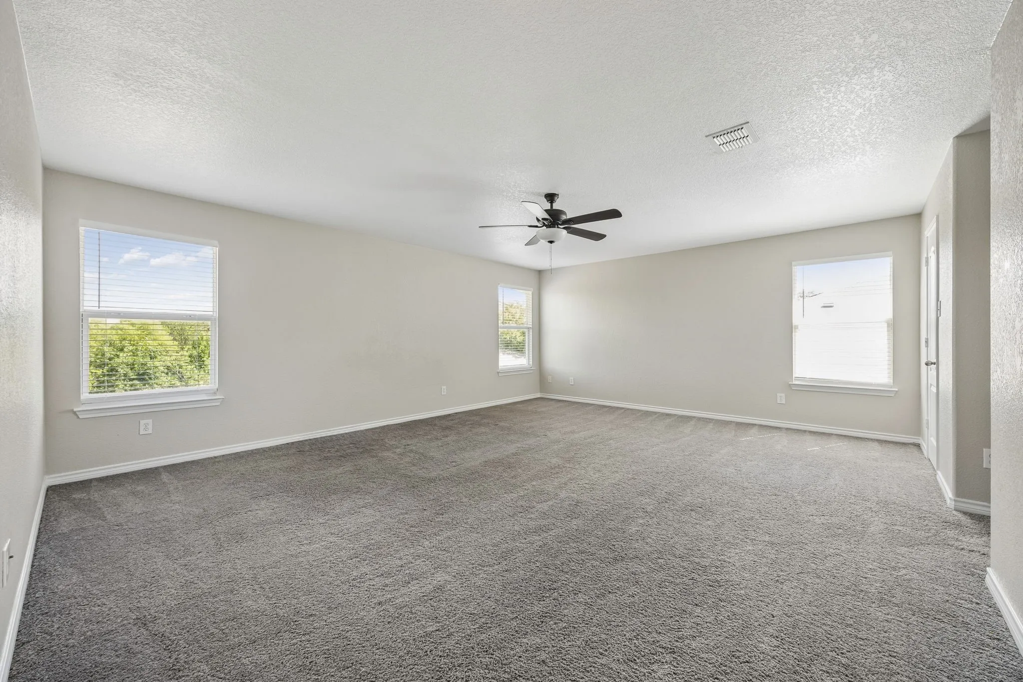 Single Family Residence For Sale in Tarrant County , 3924 Estrella Court, Fort Worth, Texas 76106, 5 Bedroom, 3 Bathroom, 2 Garage spaces, 3,632 Sqft, built in 2006, mls#21317731, Real Estate Agent in Fort Worth, Homes For Sale in Tarrant county, Homes For Sale in Fort Worth, Realtor in Fort Worth Texas, Real Estate Brokerage Independent Realty Texas, Luminita Cordes Realtor