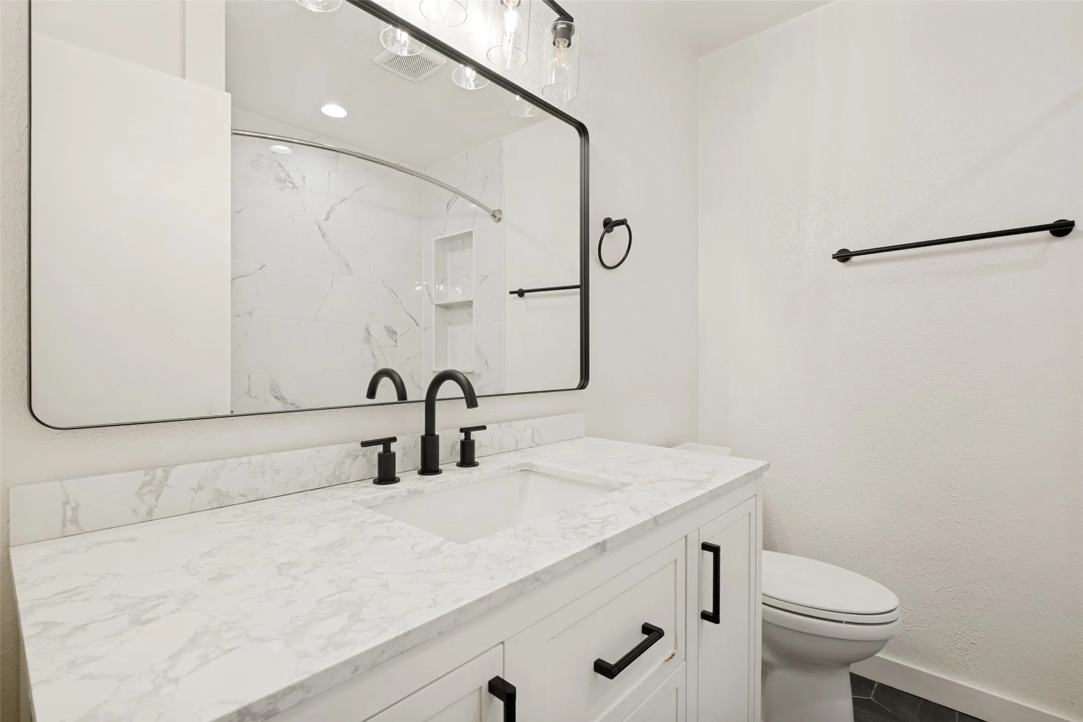 Condominium For Sale in Dallas County , 9650 Bryson Drive, Dallas, Texas 75238, 3 Bedroom, 2 Bathroom, 2 Garage spaces, 1,470 Sqft, built in 1972, mls#21322716, Real Estate Agent in Dallas, Homes For Sale in Dallas county, Homes For Sale in Dallas, Realtor in Dallas Texas, Real Estate Brokerage Independent Realty Texas, Luminita Cordes Realtor