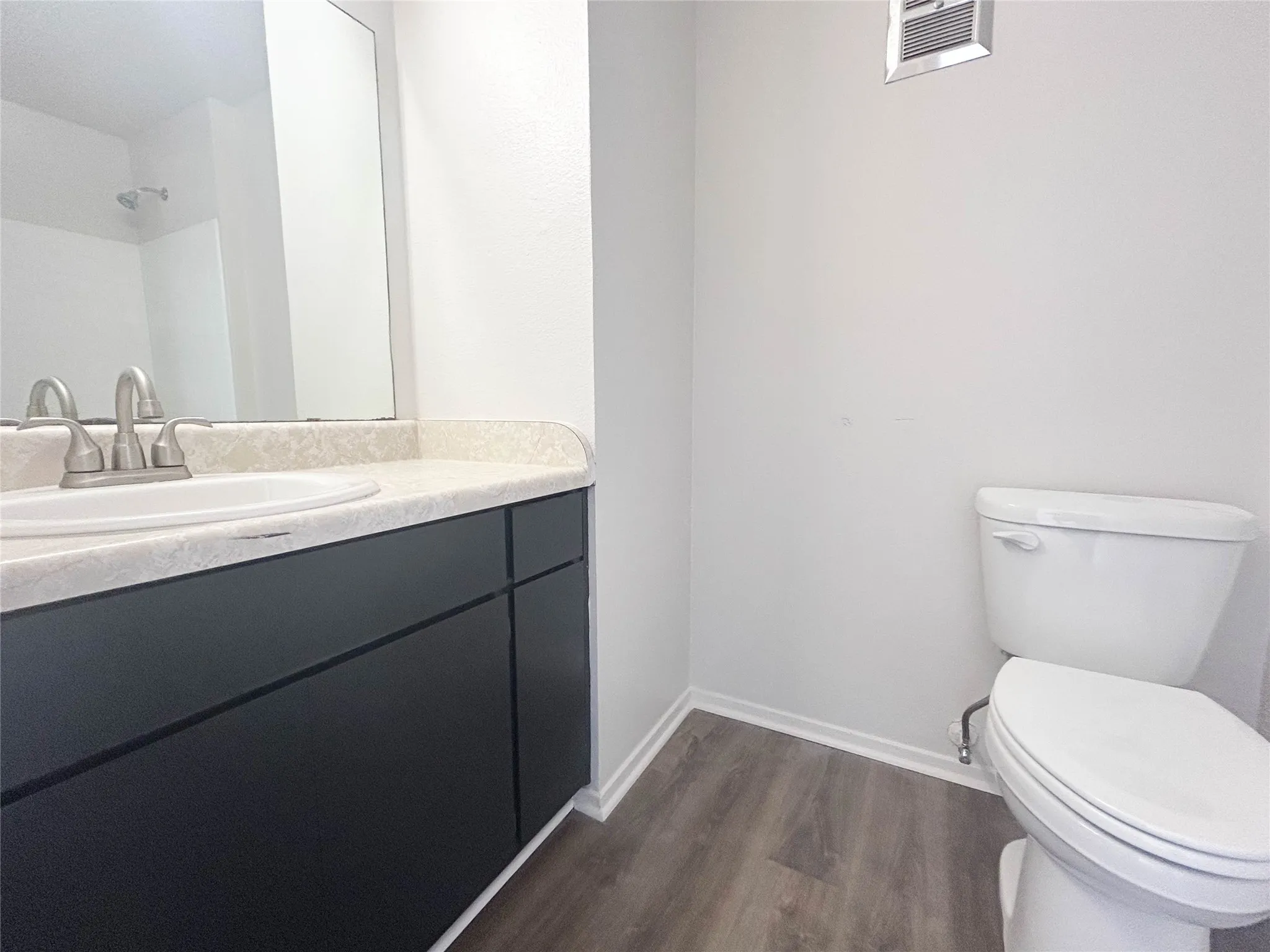 Apartment For Rent in Ellis County , 800 N Clay Street B21, Ennis, Texas 75119, 2 Bedroom, 1 Bathroom, Garage spaces, 803 Sqft, built in 1955, mls#21322728, Real Estate Agent in Ennis, Homes For Rent in Ellis county, Homes For Rent in Ennis, Realtor in Ennis Texas, Real Estate Brokerage Independent Realty Texas, Luminita Cordes Realtor