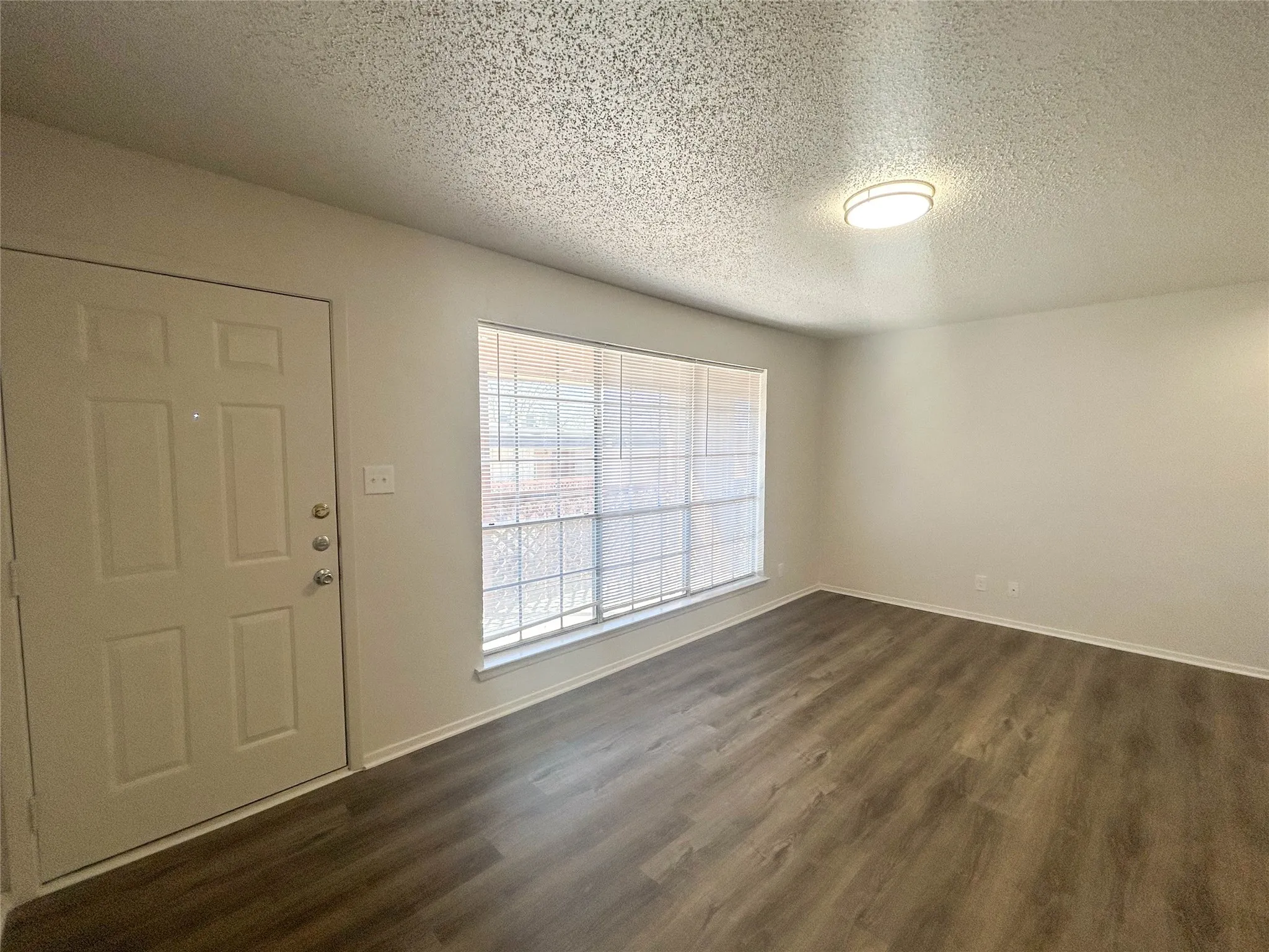 Apartment For Rent in Ellis County , 800 N Clay Street B21, Ennis, Texas 75119, 2 Bedroom, 1 Bathroom, Garage spaces, 803 Sqft, built in 1955, mls#21322728, Real Estate Agent in Ennis, Homes For Rent in Ellis county, Homes For Rent in Ennis, Realtor in Ennis Texas, Real Estate Brokerage Independent Realty Texas, Luminita Cordes Realtor