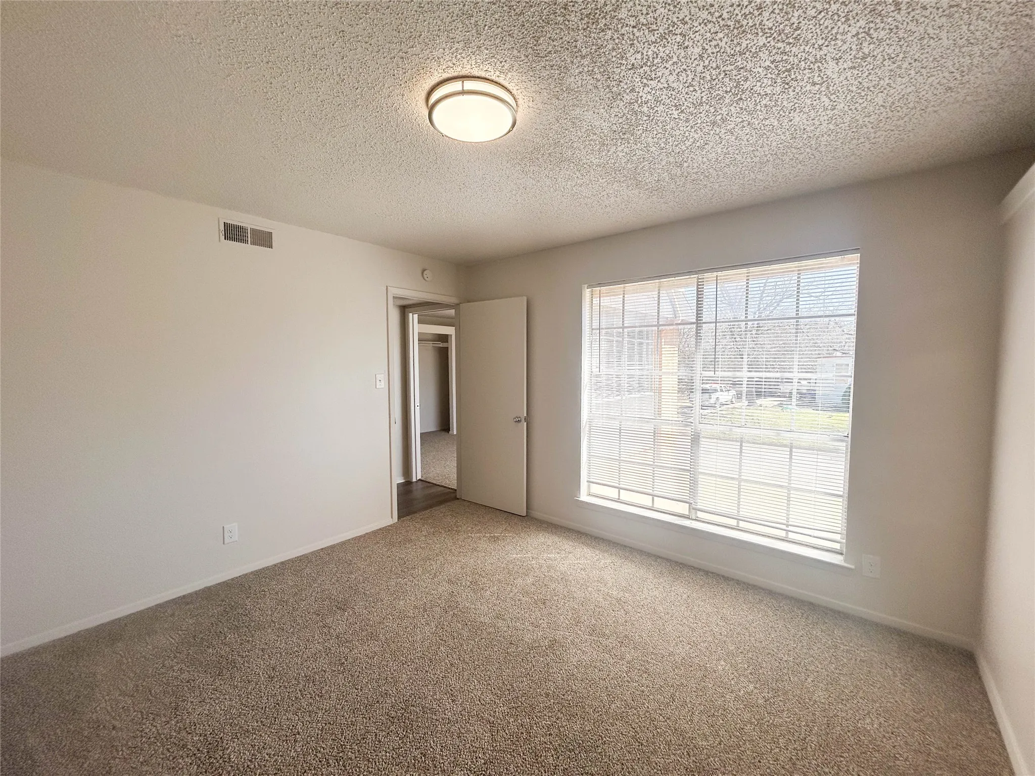 Apartment For Rent in Ellis County , 800 N Clay Street B21, Ennis, Texas 75119, 2 Bedroom, 1 Bathroom, Garage spaces, 803 Sqft, built in 1955, mls#21322728, Real Estate Agent in Ennis, Homes For Rent in Ellis county, Homes For Rent in Ennis, Realtor in Ennis Texas, Real Estate Brokerage Independent Realty Texas, Luminita Cordes Realtor