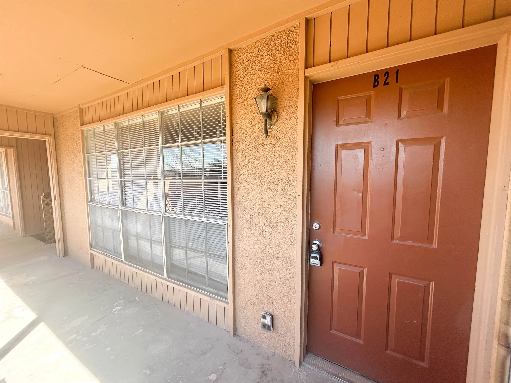 Apartment For Rent in Ellis County , 800 N Clay Street B21, Ennis, Texas 75119, 2 Bedroom, 1 Bathroom, Garage spaces, 803 Sqft, built in 1955, mls#21322728, Real Estate Agent in Ennis, Homes For Rent in Ellis county, Homes For Rent in Ennis, Realtor in Ennis Texas, Real Estate Brokerage Independent Realty Texas, Luminita Cordes Realtor