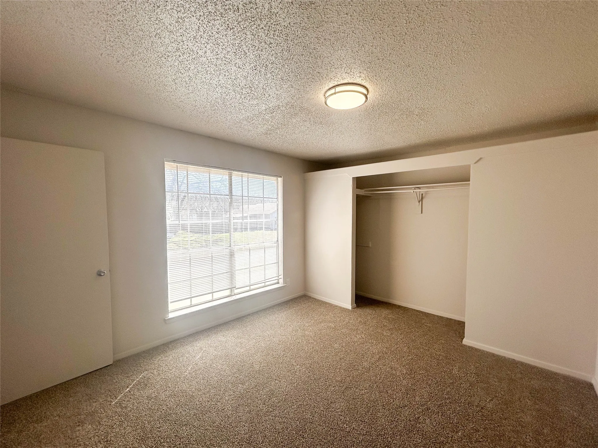 Apartment For Rent in Ellis County , 800 N Clay Street B21, Ennis, Texas 75119, 2 Bedroom, 1 Bathroom, Garage spaces, 803 Sqft, built in 1955, mls#21322728, Real Estate Agent in Ennis, Homes For Rent in Ellis county, Homes For Rent in Ennis, Realtor in Ennis Texas, Real Estate Brokerage Independent Realty Texas, Luminita Cordes Realtor