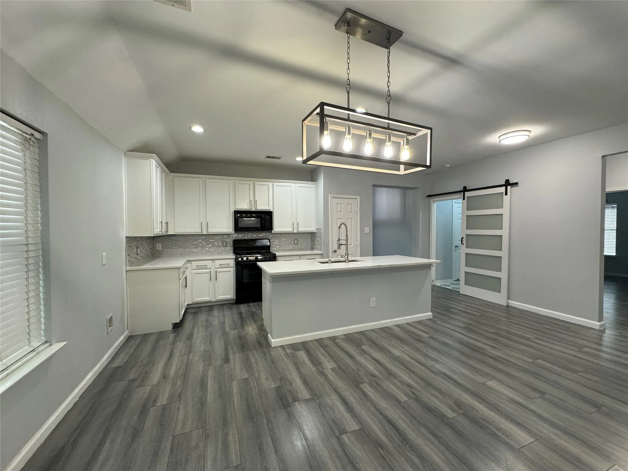 Single Family Residence For Rent in Denton County , 2303 Mackinac Drive, Frisco, Texas 75033, 3 Bedroom, 2 Bathroom, 2 Garage spaces, 1,872 Sqft, built in 2005, mls#21322731, Real Estate Agent in Frisco, Homes For Rent in Denton county, Homes For Rent in Frisco, Realtor in Frisco Texas, Real Estate Brokerage Independent Realty Texas, Luminita Cordes Realtor