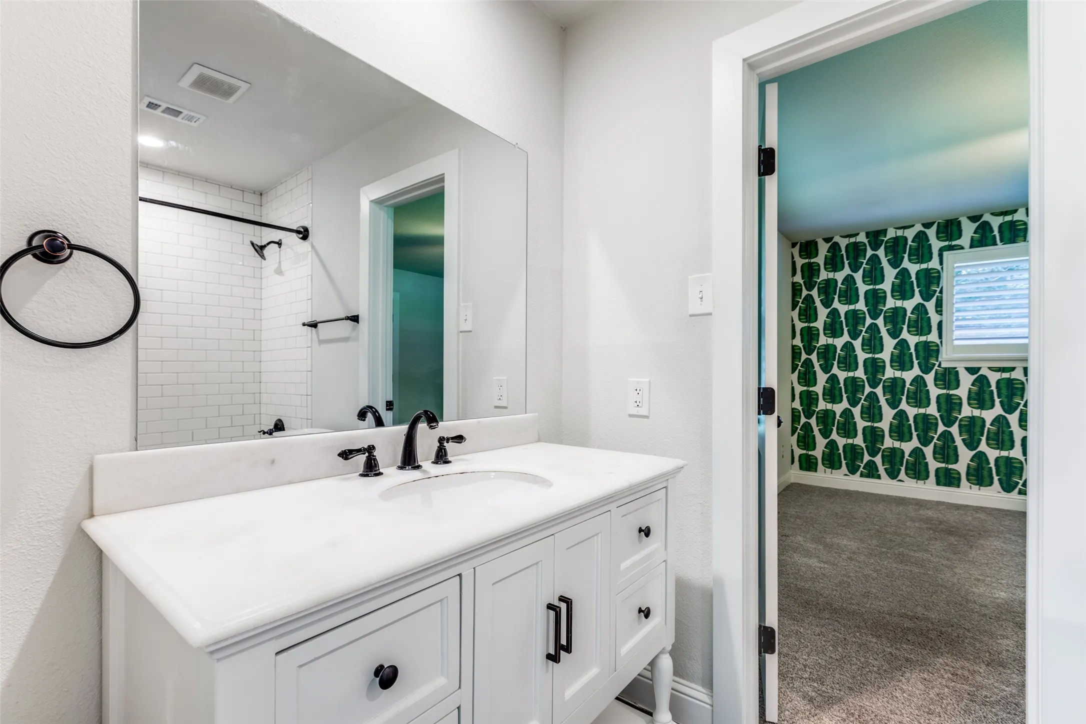 Single Family Residence For Rent in Dallas County , 8647 Langdale Circle, Dallas, Texas 75238, 4 Bedroom, 3 Bathroom, 2 Garage spaces, 2,300 Sqft, built in 1968, mls#21322293, Real Estate Agent in Dallas, Homes For Rent in Dallas county, Homes For Rent in Dallas, Realtor in Dallas Texas, Real Estate Brokerage Independent Realty Texas, Luminita Cordes Realtor