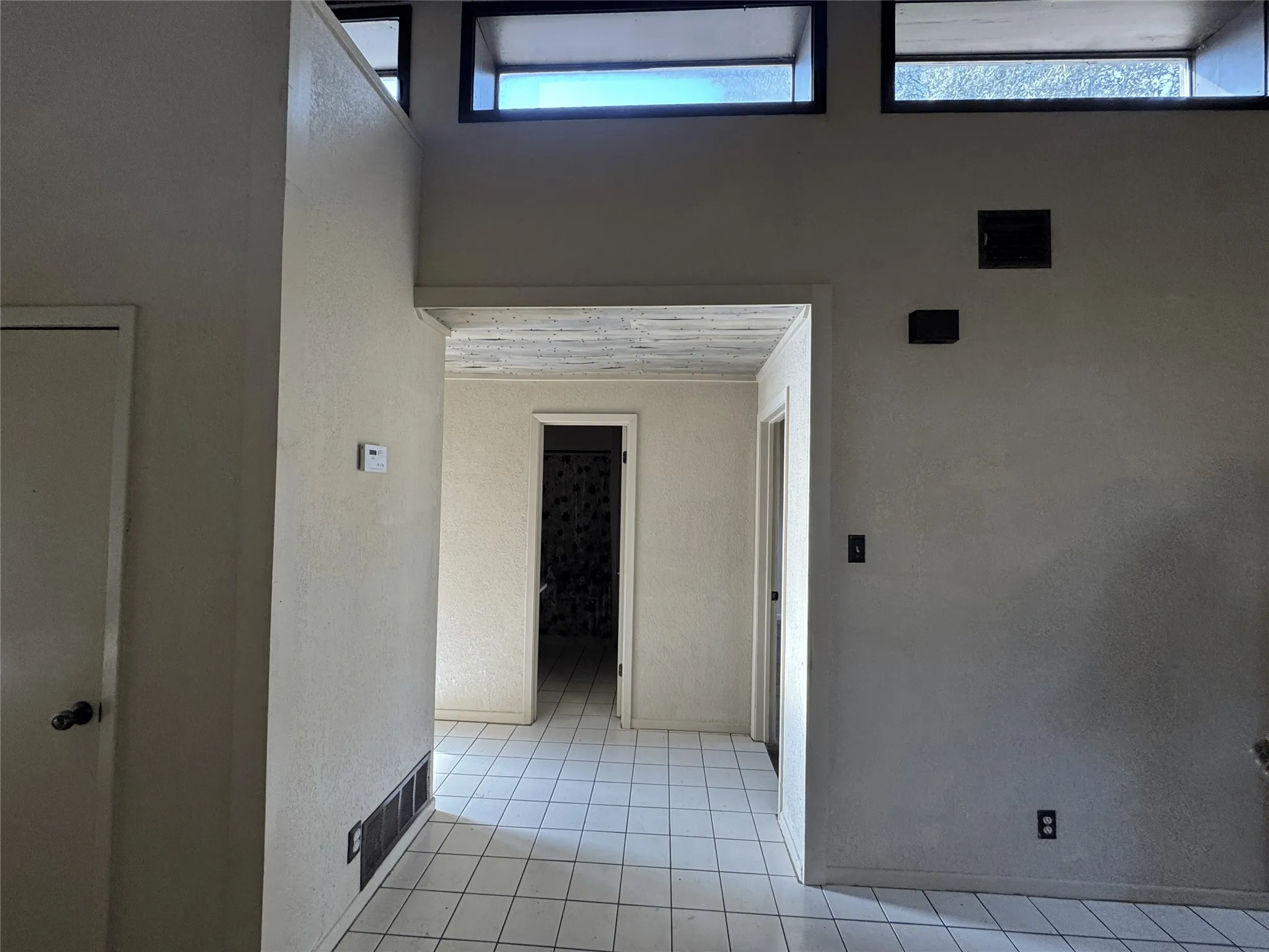 Single Family Residence For Sale in Taylor County , 2066 Vine Street, Abilene, Texas 79602, 3 Bedroom, 1 Bathroom, Garage spaces, 1,260 Sqft, built in 1982, mls#21322757, Real Estate Agent in Abilene, Homes For Sale in Taylor county, Homes For Sale in Abilene, Realtor in Abilene Texas, Real Estate Brokerage Independent Realty Texas, Luminita Cordes Realtor