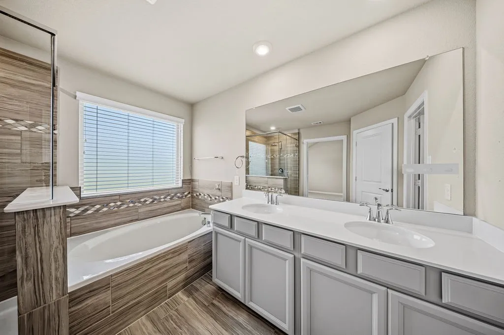 Single Family Residence For Sale in Dallas County , 3524 Hathaway Court, Irving, Texas 75062, 4 Bedroom, 4 Bathroom, 2 Garage spaces, 2,336 Sqft, built in 2019, mls#21288666, Real Estate Agent in Irving, Homes For Sale in Dallas county, Homes For Sale in Irving, Realtor in Irving Texas, Real Estate Brokerage Independent Realty Texas, Luminita Cordes Realtor