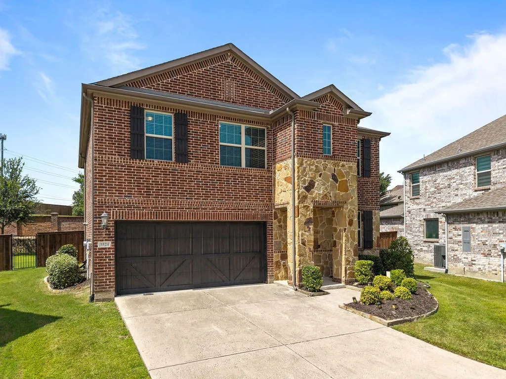 Single Family Residence For Sale in Dallas County , 3524 Hathaway Court, Irving, Texas 75062, 4 Bedroom, 4 Bathroom, 2 Garage spaces, 2,336 Sqft, built in 2019, mls#21288666, Real Estate Agent in Irving, Homes For Sale in Dallas county, Homes For Sale in Irving, Realtor in Irving Texas, Real Estate Brokerage Independent Realty Texas, Luminita Cordes Realtor
