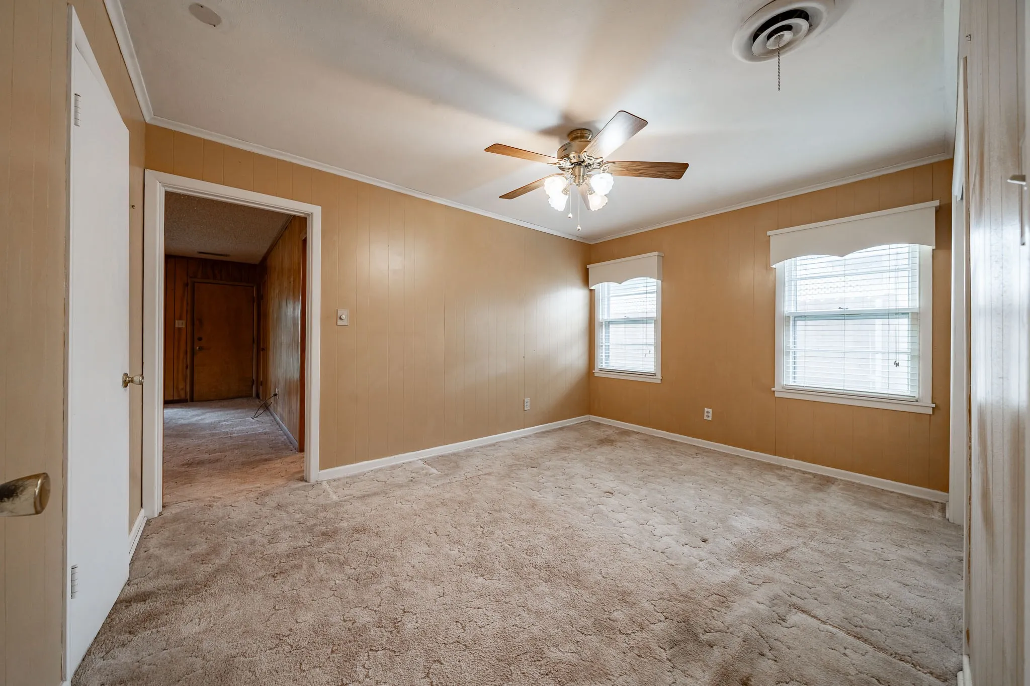 Single Family Residence For Sale in Jones County , 909 S Anson, Stamford, Texas 79553, 3 Bedrooms, 2 Bathrooms, 1 Garage spaces, 1,446 Sqft, built in 1962, Price $155,000, mls#21322784, Real Estate Agent in Stamford, Homes For Sale in Jones county, Homes For Sale in Stamford, Realtor in Stamford Texas, Real Estate Brokerage Independent Realty Texas, Luminita Cordes Realtor