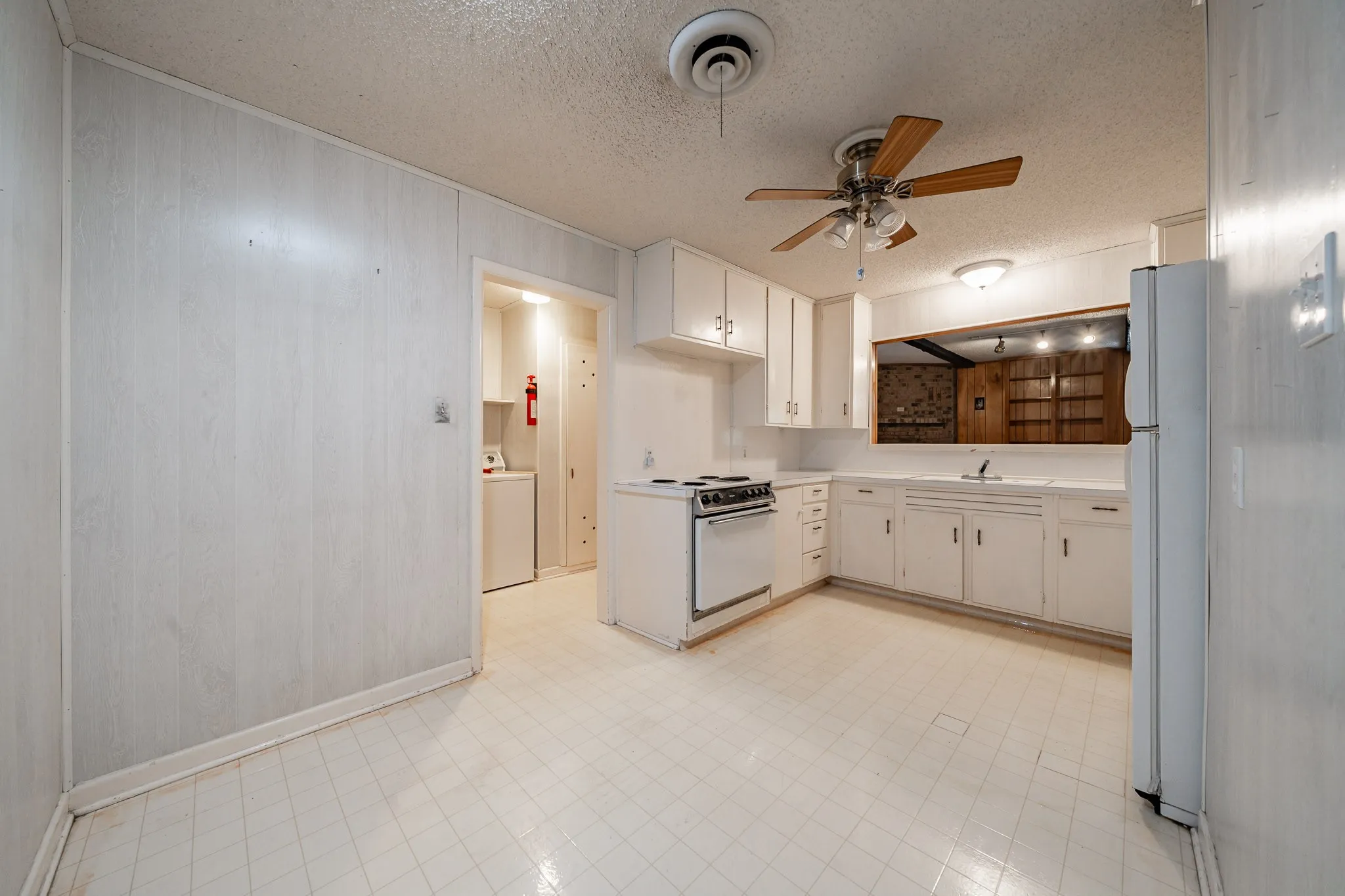 Single Family Residence For Sale in Jones County , 909 S Anson, Stamford, Texas 79553, 3 Bedrooms, 2 Bathrooms, 1 Garage spaces, 1,446 Sqft, built in 1962, Price $155,000, mls#21322784, Real Estate Agent in Stamford, Homes For Sale in Jones county, Homes For Sale in Stamford, Realtor in Stamford Texas, Real Estate Brokerage Independent Realty Texas, Luminita Cordes Realtor