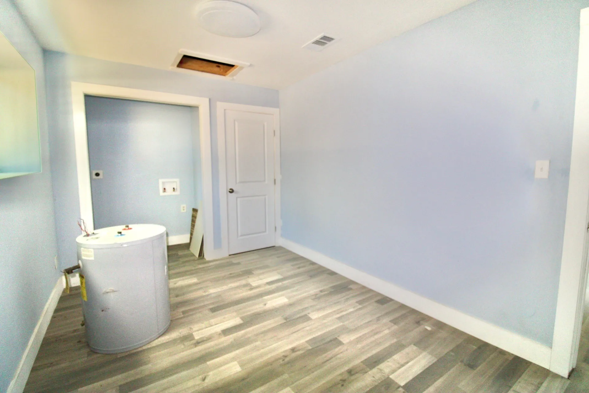 Single Family Residence For Sale in Dallas County , 1206 S Edgefield Avenue, Dallas, Texas 75208, 4 Bedrooms, 1 Bathroom, Garage spaces, 1,100 Sqft, built in 1940, Price $225,000, mls#21322785, Real Estate Agent in Dallas, Homes For Sale in Dallas county, Homes For Sale in Dallas, Realtor in Dallas Texas, Real Estate Brokerage Independent Realty Texas, Luminita Cordes Realtor