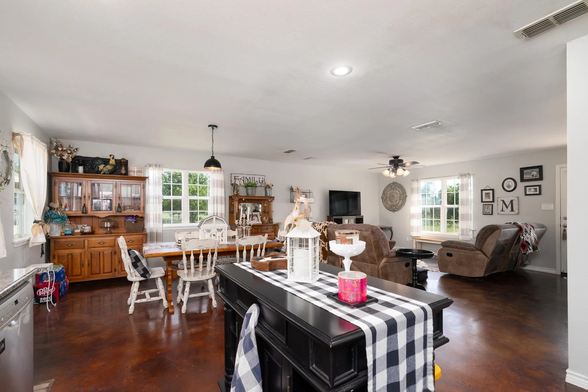 Single Family Residence For Sale in Taylor County , 1002 County Road 209, Wingate, Texas 79566, 3 Bedroom, 2 Bathroom, Garage spaces, 1,568 Sqft, built in 2016, mls#21321662, Real Estate Agent in Wingate, Homes For Sale in Taylor county, Homes For Sale in Wingate, Realtor in Wingate Texas, Real Estate Brokerage Independent Realty Texas, Luminita Cordes Realtor