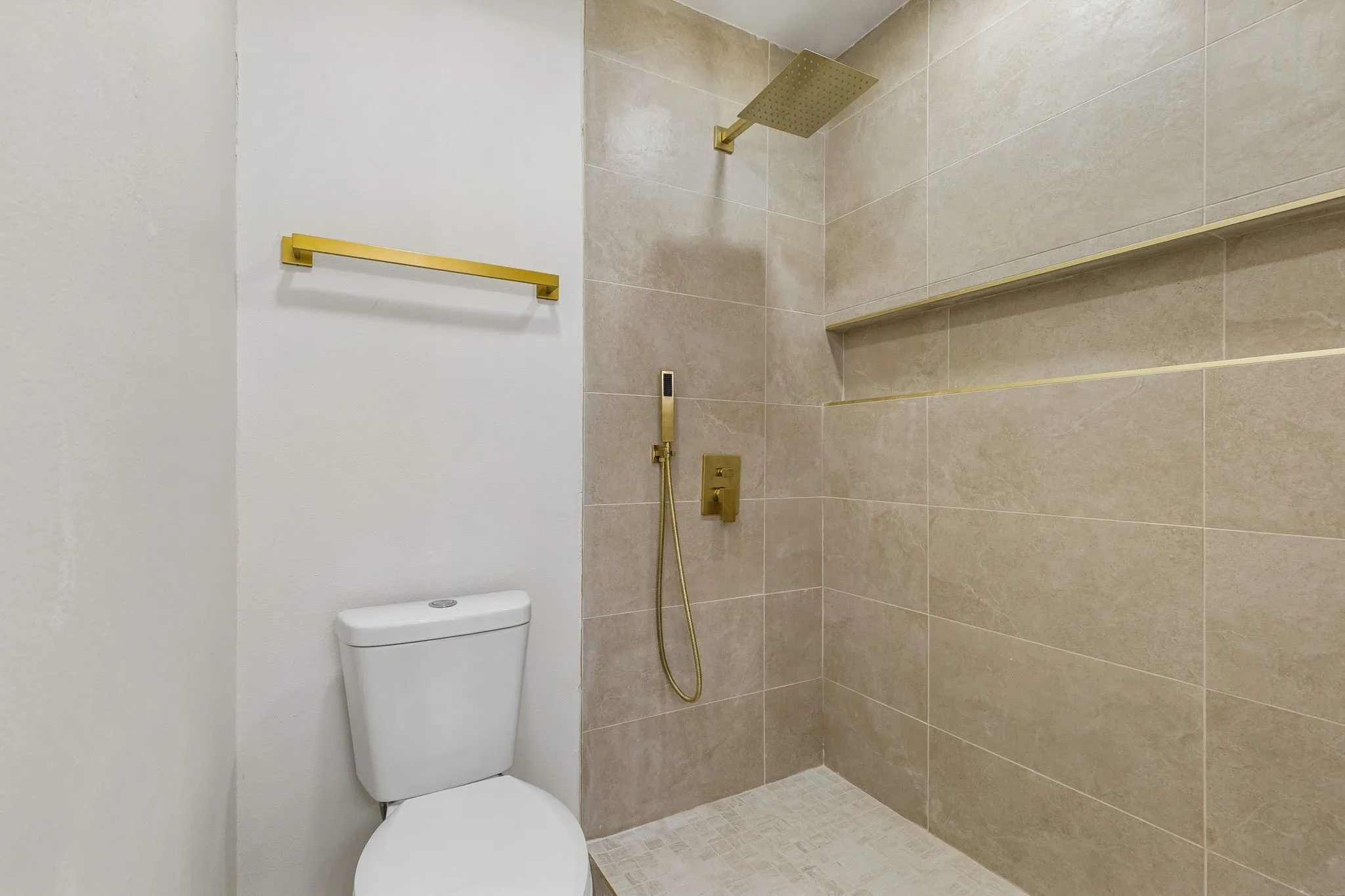 Single Family Residence For Sale in Tarrant County , 209 Sioux Street, Keller, Texas 76248, 3 Bedroom, 2 Bathroom, 2 Garage spaces, 1,563 Sqft, built in 1978, mls#21322661, Real Estate Agent in Keller, Homes For Sale in Tarrant county, Homes For Sale in Keller, Realtor in Keller Texas, Real Estate Brokerage Independent Realty Texas, Luminita Cordes Realtor