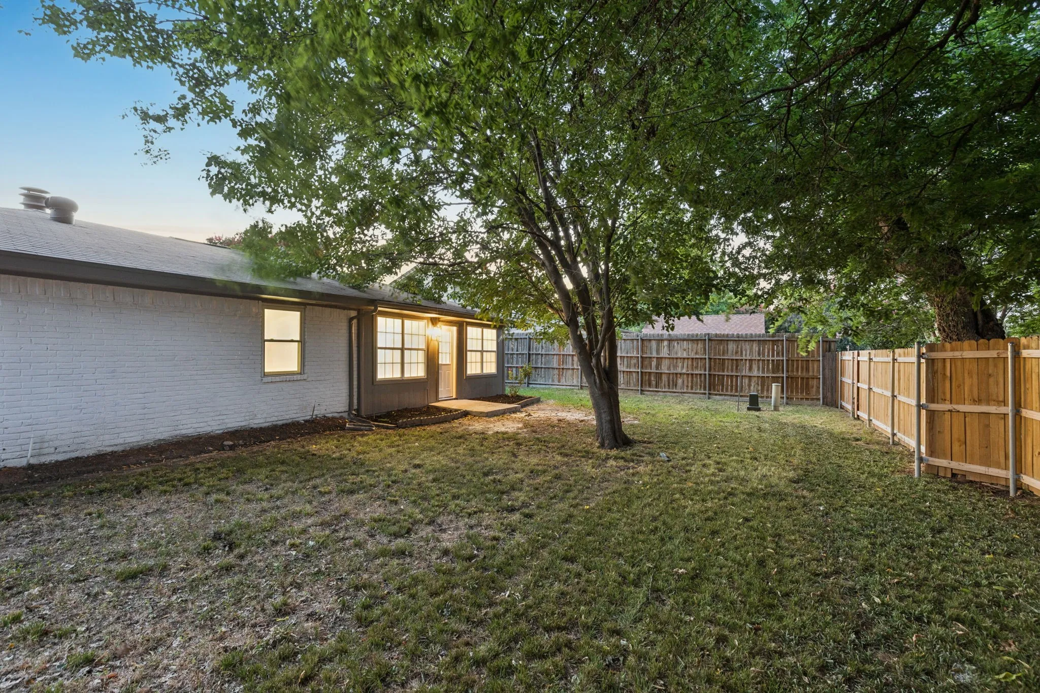 Single Family Residence For Sale in Tarrant County , 209 Sioux Street, Keller, Texas 76248, 3 Bedroom, 2 Bathroom, 2 Garage spaces, 1,563 Sqft, built in 1978, mls#21322661, Real Estate Agent in Keller, Homes For Sale in Tarrant county, Homes For Sale in Keller, Realtor in Keller Texas, Real Estate Brokerage Independent Realty Texas, Luminita Cordes Realtor