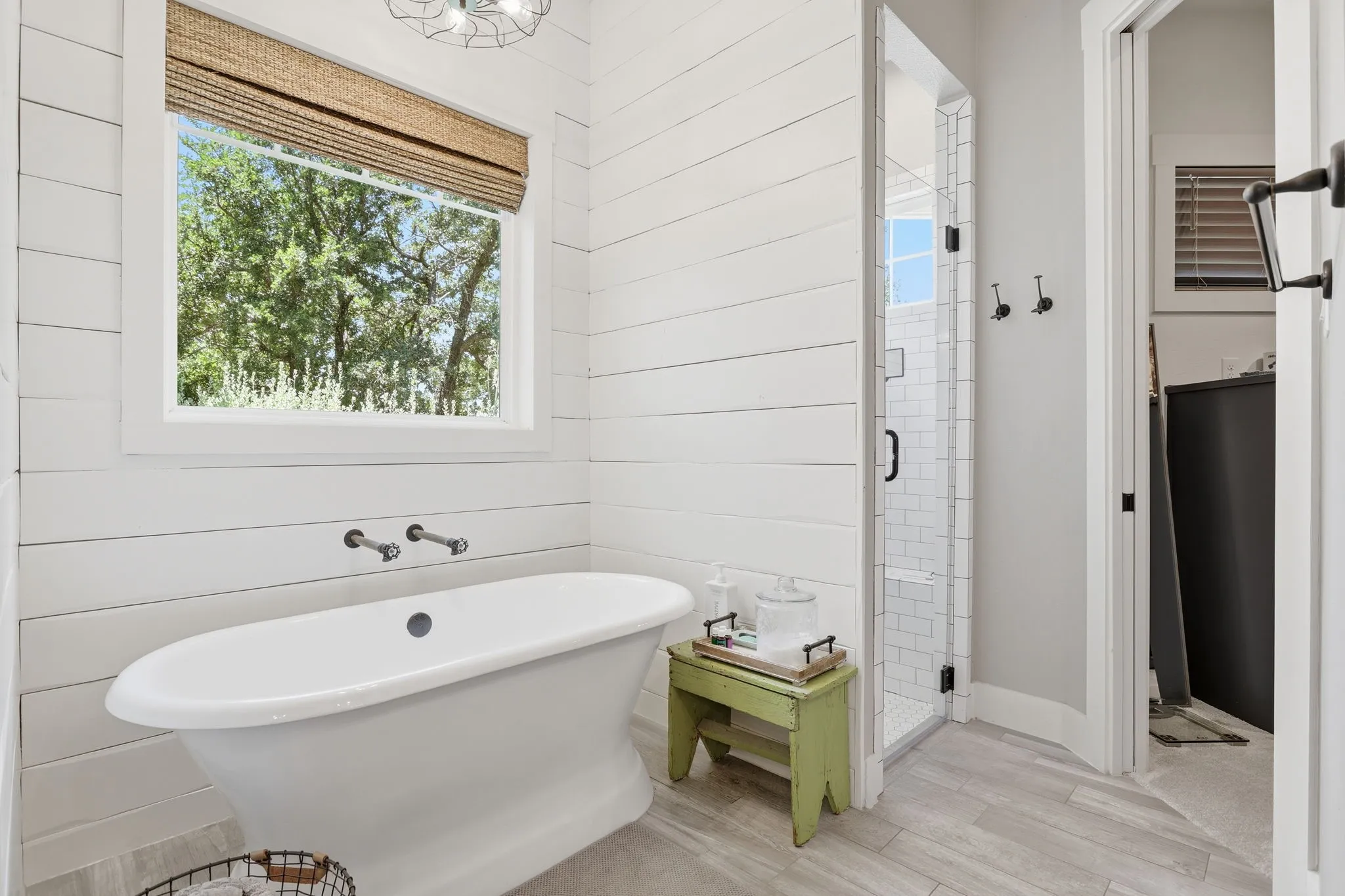 Single Family Residence For Sale in Parker County , 533 S Sugartree Drive, Lipan, Texas 76462, 4 Bedroom, 4 Bathroom, 3 Garage spaces, 2,705 Sqft, built in 2019, Price $739,000, mls#21321982, Real Estate Agent in Lipan, Homes For Sale in Parker county, Homes For Sale in Lipan, Realtor in Lipan Texas, Real Estate Brokerage Independent Realty Texas, Luminita Cordes Realtor