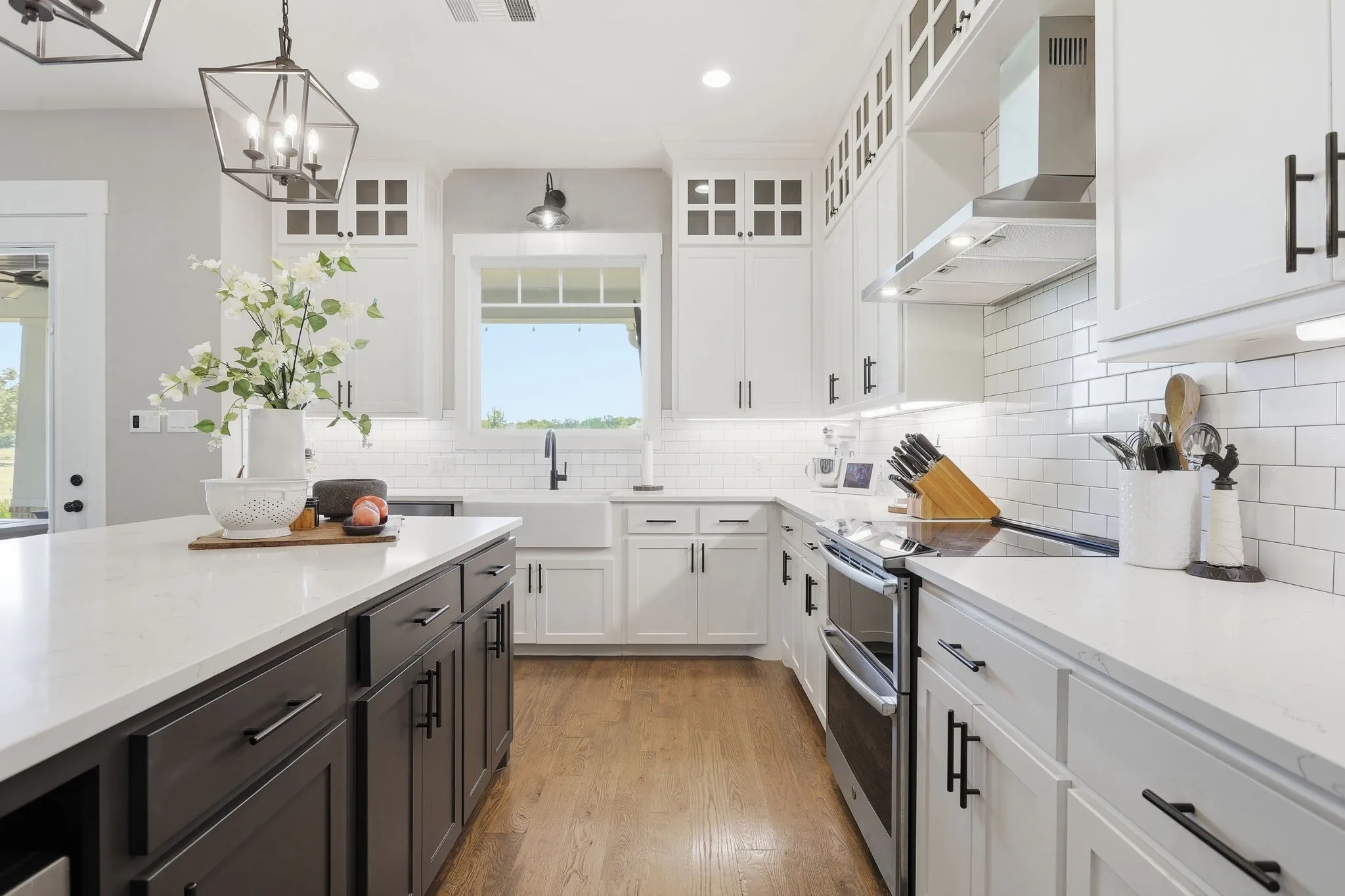 Single Family Residence For Sale in Parker County , 533 S Sugartree Drive, Lipan, Texas 76462, 4 Bedroom, 4 Bathroom, 3 Garage spaces, 2,705 Sqft, built in 2019, Price $739,000, mls#21321982, Real Estate Agent in Lipan, Homes For Sale in Parker county, Homes For Sale in Lipan, Realtor in Lipan Texas, Real Estate Brokerage Independent Realty Texas, Luminita Cordes Realtor