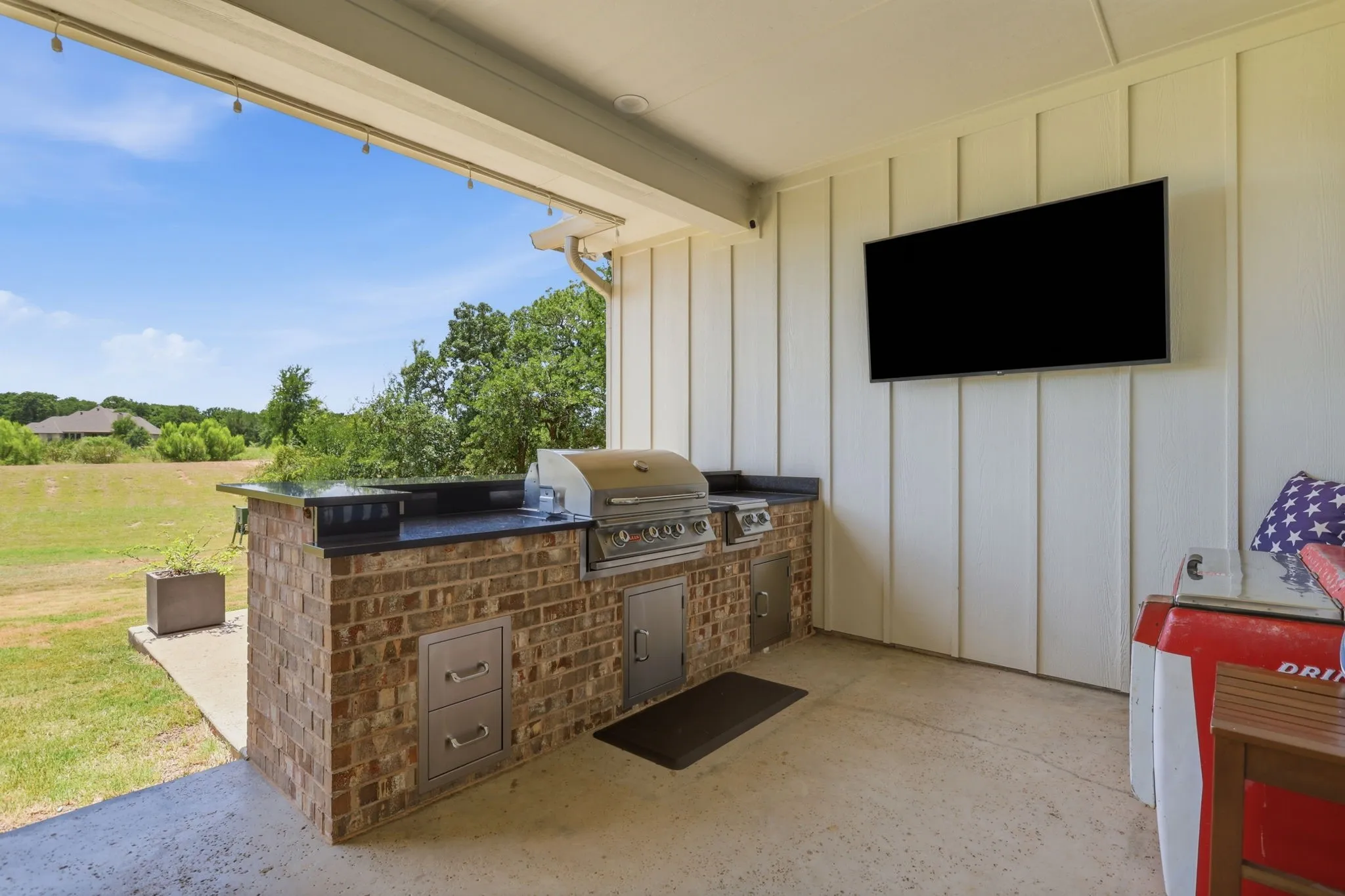 Single Family Residence For Sale in Parker County , 533 S Sugartree Drive, Lipan, Texas 76462, 4 Bedroom, 4 Bathroom, 3 Garage spaces, 2,705 Sqft, built in 2019, Price $739,000, mls#21321982, Real Estate Agent in Lipan, Homes For Sale in Parker county, Homes For Sale in Lipan, Realtor in Lipan Texas, Real Estate Brokerage Independent Realty Texas, Luminita Cordes Realtor