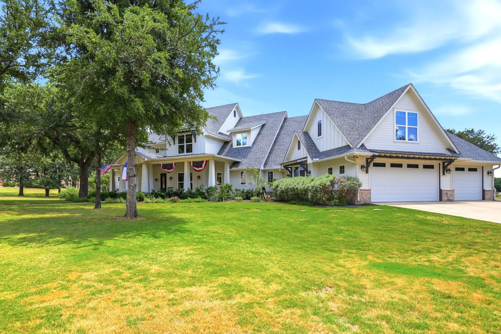 Single Family Residence For Sale in Parker County , 533 S Sugartree Drive, Lipan, Texas 76462, 4 Bedroom, 4 Bathroom, 3 Garage spaces, 2,705 Sqft, built in 2019, Price $739,000, mls#21321982, Real Estate Agent in Lipan, Homes For Sale in Parker county, Homes For Sale in Lipan, Realtor in Lipan Texas, Real Estate Brokerage Independent Realty Texas, Luminita Cordes Realtor