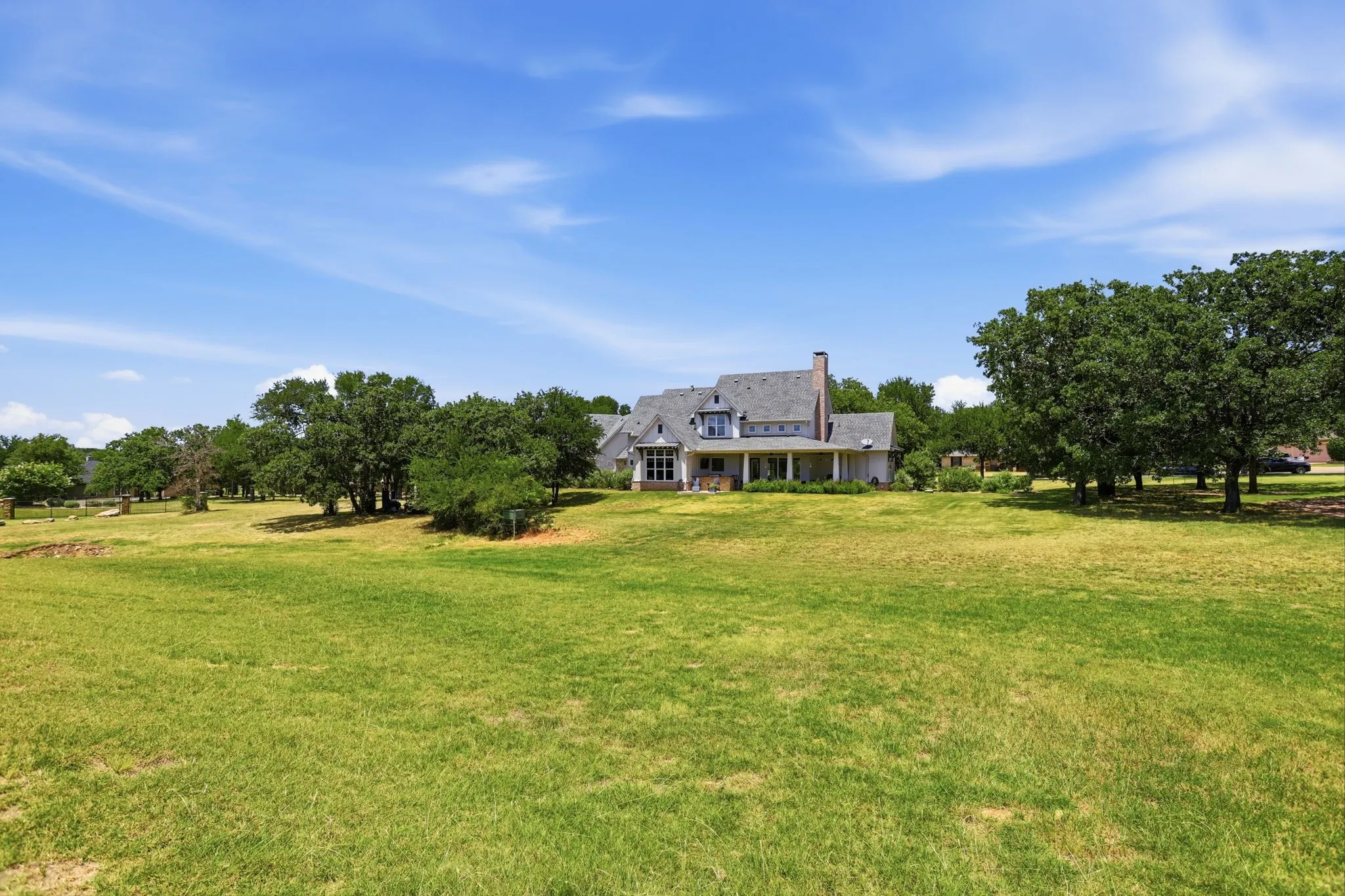 Single Family Residence For Sale in Parker County , 533 S Sugartree Drive, Lipan, Texas 76462, 4 Bedroom, 4 Bathroom, 3 Garage spaces, 2,705 Sqft, built in 2019, Price $739,000, mls#21321982, Real Estate Agent in Lipan, Homes For Sale in Parker county, Homes For Sale in Lipan, Realtor in Lipan Texas, Real Estate Brokerage Independent Realty Texas, Luminita Cordes Realtor