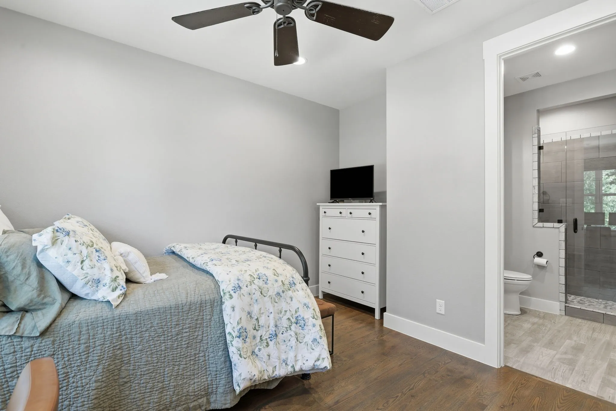 Single Family Residence For Sale in Parker County , 533 S Sugartree Drive, Lipan, Texas 76462, 4 Bedroom, 4 Bathroom, 3 Garage spaces, 2,705 Sqft, built in 2019, Price $739,000, mls#21321982, Real Estate Agent in Lipan, Homes For Sale in Parker county, Homes For Sale in Lipan, Realtor in Lipan Texas, Real Estate Brokerage Independent Realty Texas, Luminita Cordes Realtor