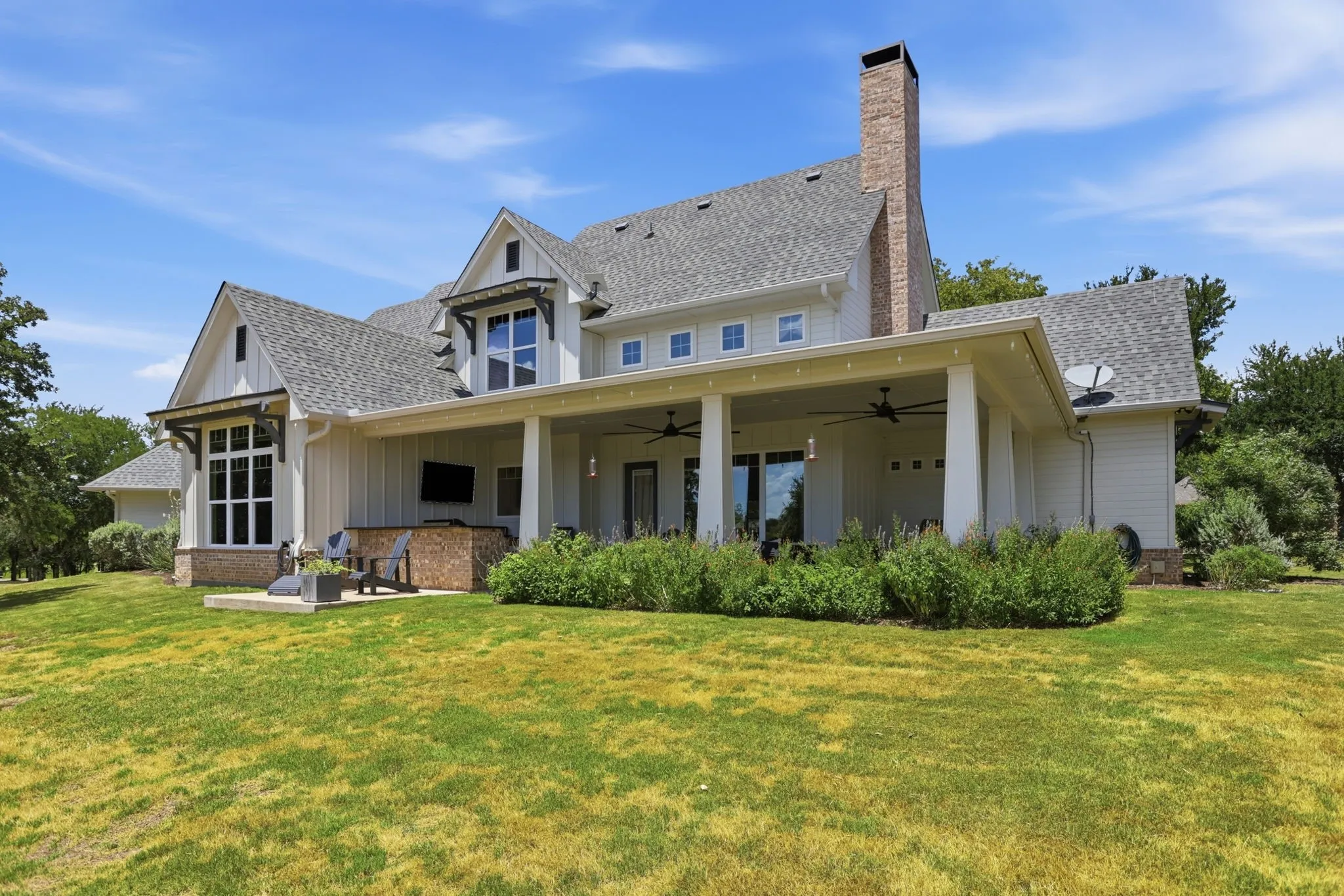 Single Family Residence For Sale in Parker County , 533 S Sugartree Drive, Lipan, Texas 76462, 4 Bedroom, 4 Bathroom, 3 Garage spaces, 2,705 Sqft, built in 2019, Price $739,000, mls#21321982, Real Estate Agent in Lipan, Homes For Sale in Parker county, Homes For Sale in Lipan, Realtor in Lipan Texas, Real Estate Brokerage Independent Realty Texas, Luminita Cordes Realtor