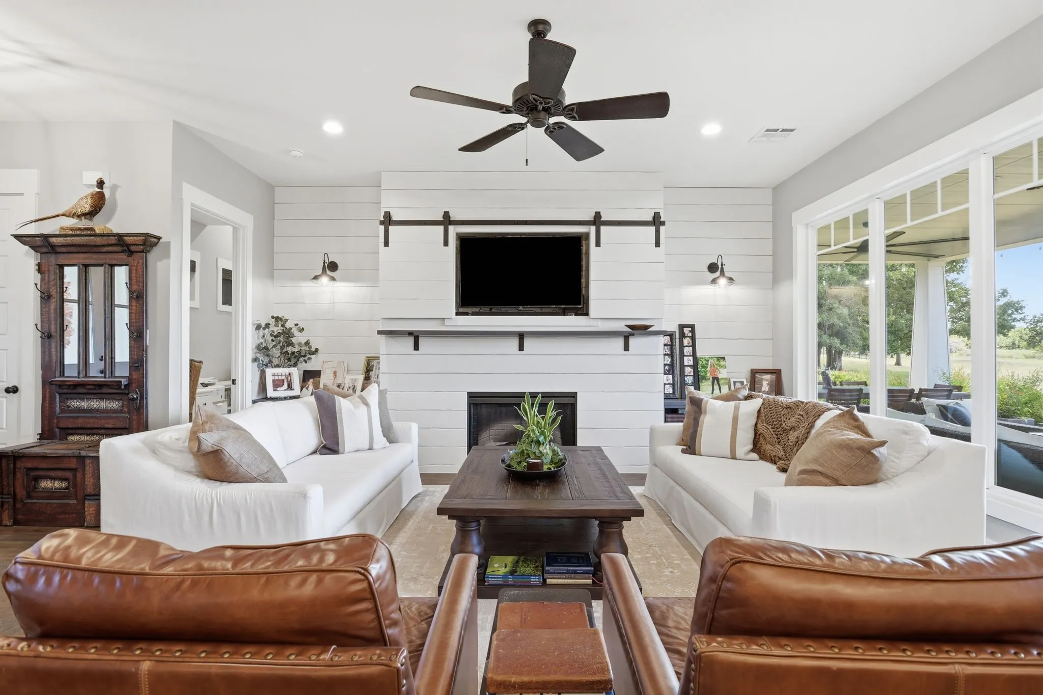 Single Family Residence For Sale in Parker County , 533 S Sugartree Drive, Lipan, Texas 76462, 4 Bedroom, 4 Bathroom, 3 Garage spaces, 2,705 Sqft, built in 2019, Price $739,000, mls#21321982, Real Estate Agent in Lipan, Homes For Sale in Parker county, Homes For Sale in Lipan, Realtor in Lipan Texas, Real Estate Brokerage Independent Realty Texas, Luminita Cordes Realtor