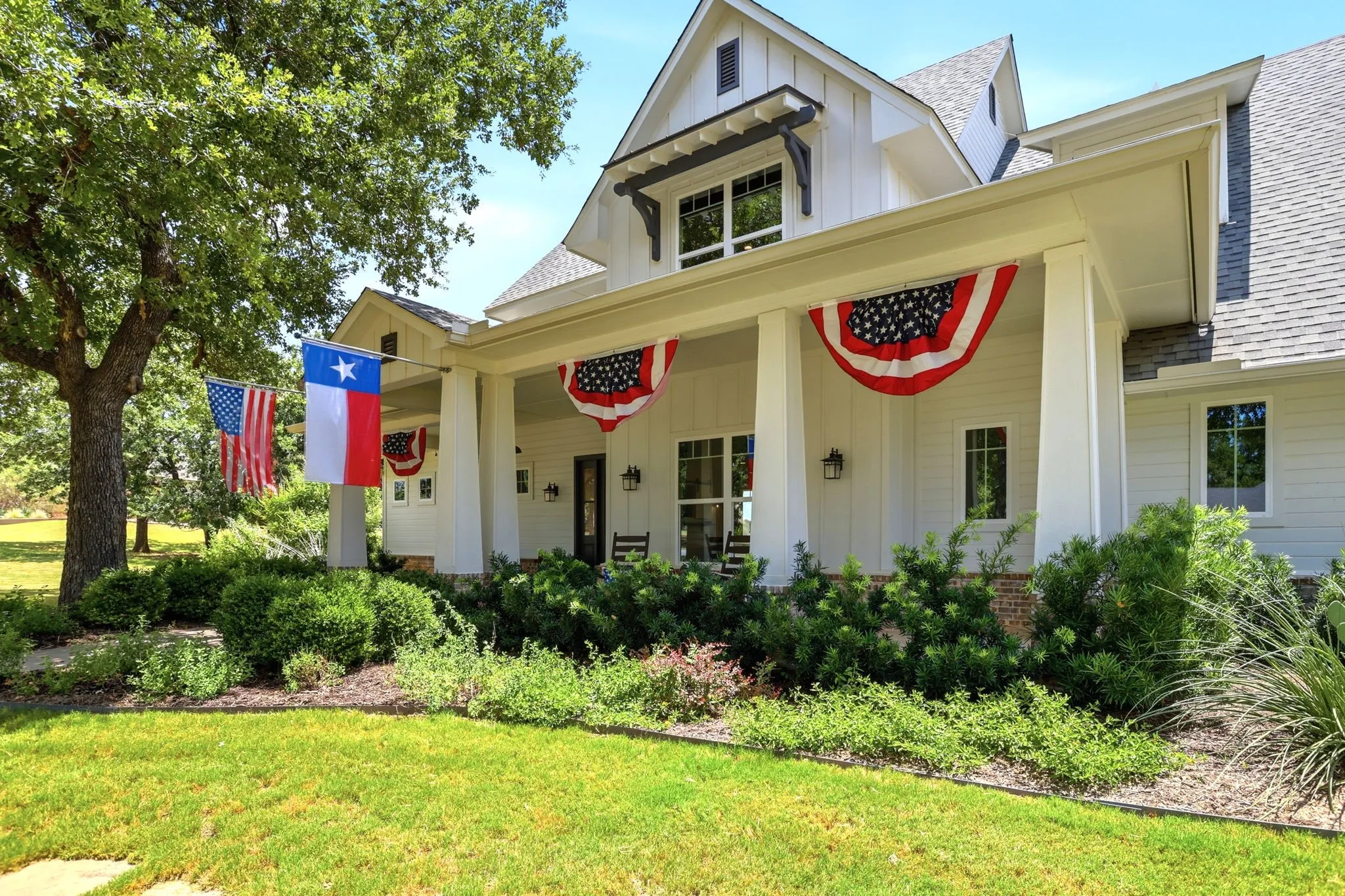 Single Family Residence For Sale in Parker County , 533 S Sugartree Drive, Lipan, Texas 76462, 4 Bedroom, 4 Bathroom, 3 Garage spaces, 2,705 Sqft, built in 2019, Price $739,000, mls#21321982, Real Estate Agent in Lipan, Homes For Sale in Parker county, Homes For Sale in Lipan, Realtor in Lipan Texas, Real Estate Brokerage Independent Realty Texas, Luminita Cordes Realtor