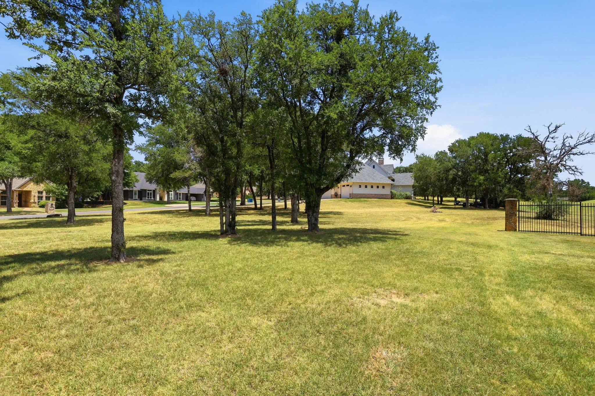 Single Family Residence For Sale in Parker County , 533 S Sugartree Drive, Lipan, Texas 76462, 4 Bedroom, 4 Bathroom, 3 Garage spaces, 2,705 Sqft, built in 2019, Price $739,000, mls#21321982, Real Estate Agent in Lipan, Homes For Sale in Parker county, Homes For Sale in Lipan, Realtor in Lipan Texas, Real Estate Brokerage Independent Realty Texas, Luminita Cordes Realtor