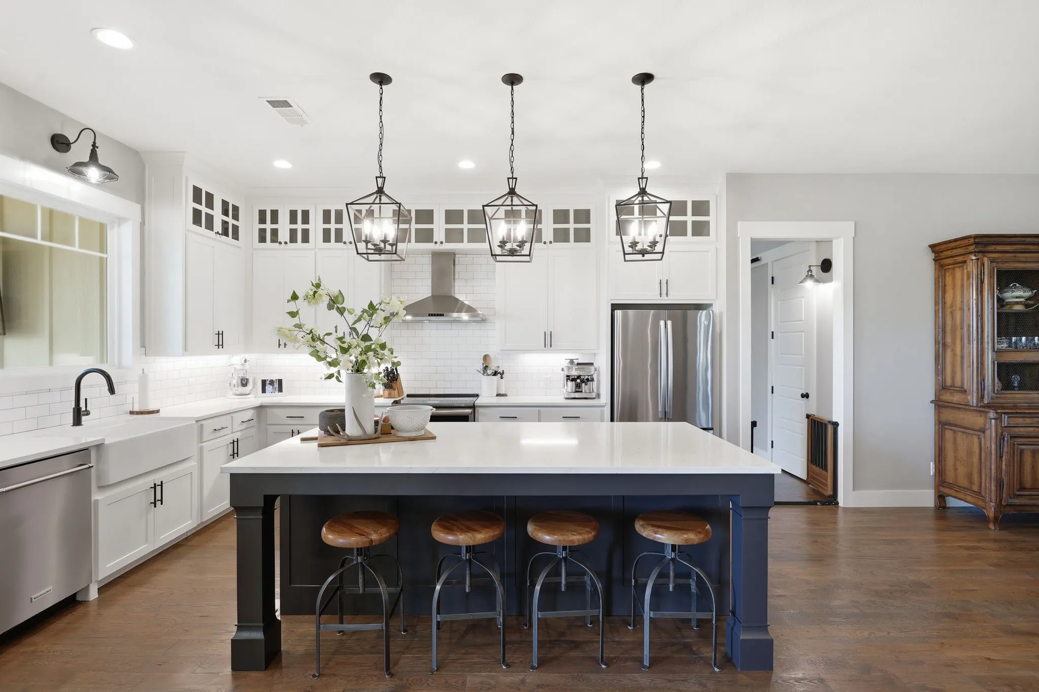 Single Family Residence For Sale in Parker County , 533 S Sugartree Drive, Lipan, Texas 76462, 4 Bedroom, 4 Bathroom, 3 Garage spaces, 2,705 Sqft, built in 2019, Price $739,000, mls#21321982, Real Estate Agent in Lipan, Homes For Sale in Parker county, Homes For Sale in Lipan, Realtor in Lipan Texas, Real Estate Brokerage Independent Realty Texas, Luminita Cordes Realtor