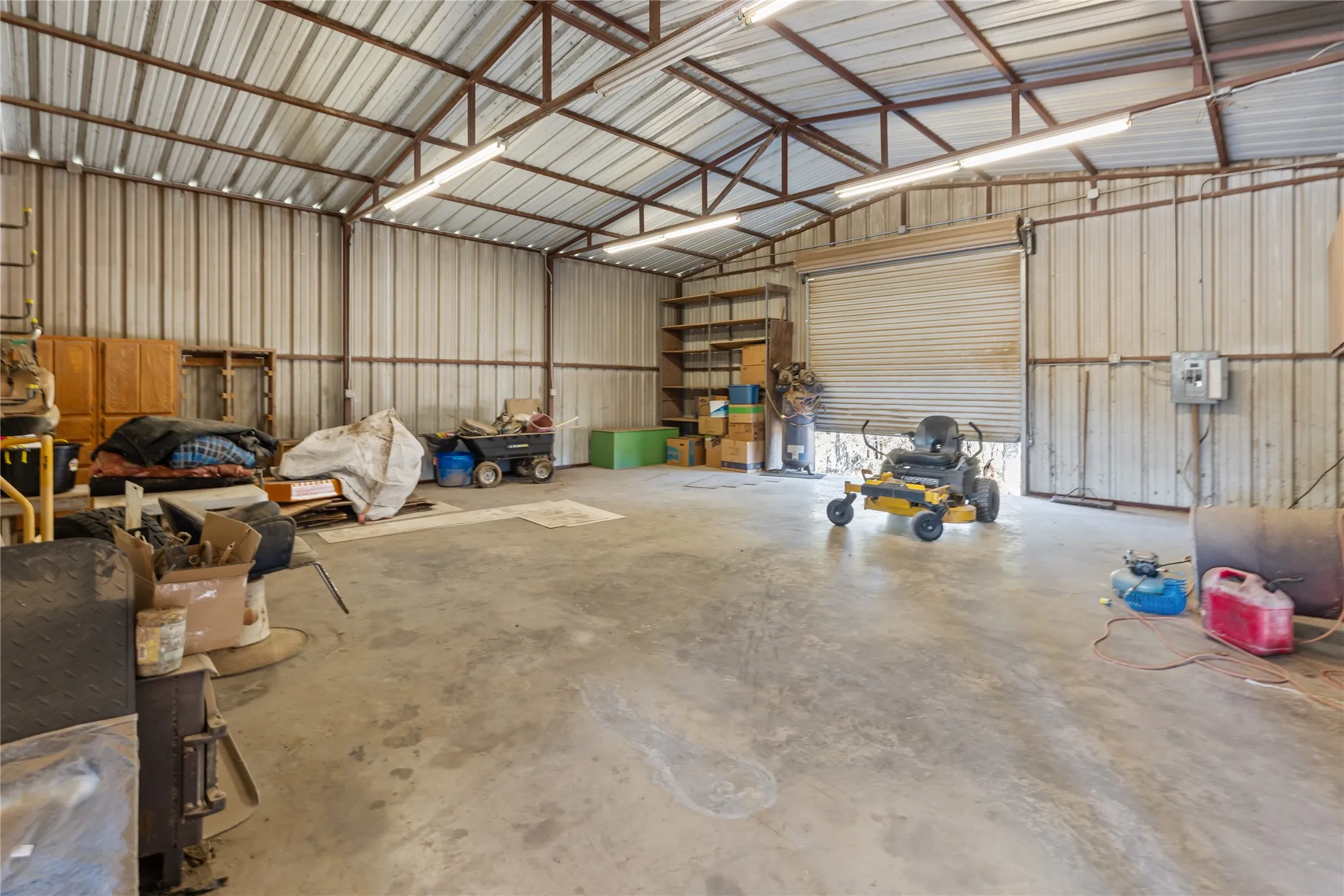 Farm For Sale in Wise County , 262 N Cheyenne Trail, Springtown, Texas 76082, 3 Bedroom, 2 Bathroom, Garage spaces, 2,000 Sqft, built in 2005, mls#21322800, Real Estate Agent in Springtown, Homes For Sale in Wise county, Homes For Sale in Springtown, Realtor in Springtown Texas, Real Estate Brokerage Independent Realty Texas, Luminita Cordes Realtor