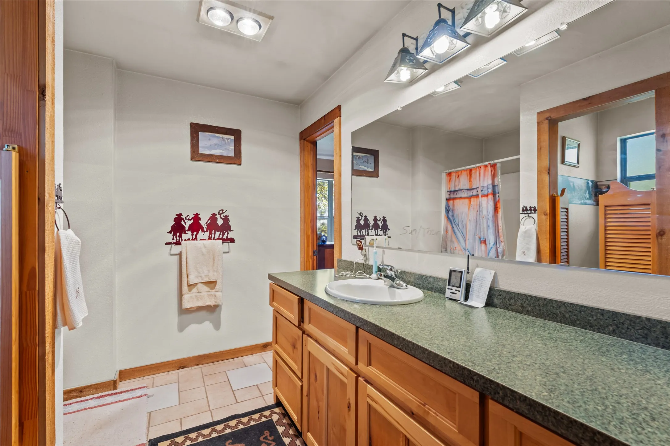 Farm For Sale in Wise County , 262 N Cheyenne Trail, Springtown, Texas 76082, 3 Bedroom, 2 Bathroom, Garage spaces, 2,000 Sqft, built in 2005, mls#21322800, Real Estate Agent in Springtown, Homes For Sale in Wise county, Homes For Sale in Springtown, Realtor in Springtown Texas, Real Estate Brokerage Independent Realty Texas, Luminita Cordes Realtor