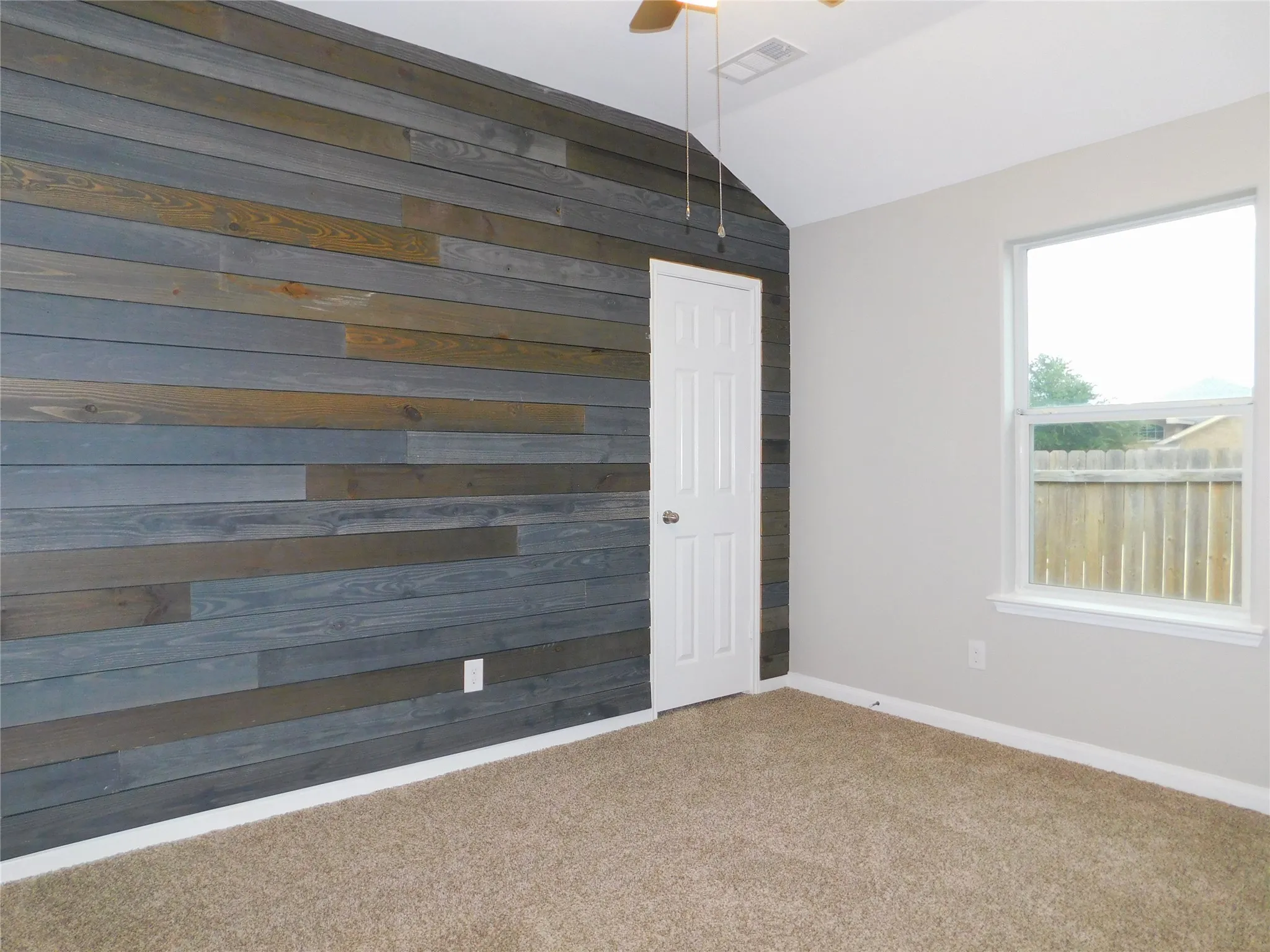 Single Family Residence For Rent in Denton County , 101 Kincaid Drive, Sanger, Texas 76266, 3 Bedroom, 2 Bathroom, 2 Garage spaces, 1,491 Sqft, built in 2012, mls#21320050, Real Estate Agent in Sanger, Homes For Rent in Denton county, Homes For Rent in Sanger, Realtor in Sanger Texas, Real Estate Brokerage Independent Realty Texas, Luminita Cordes Realtor